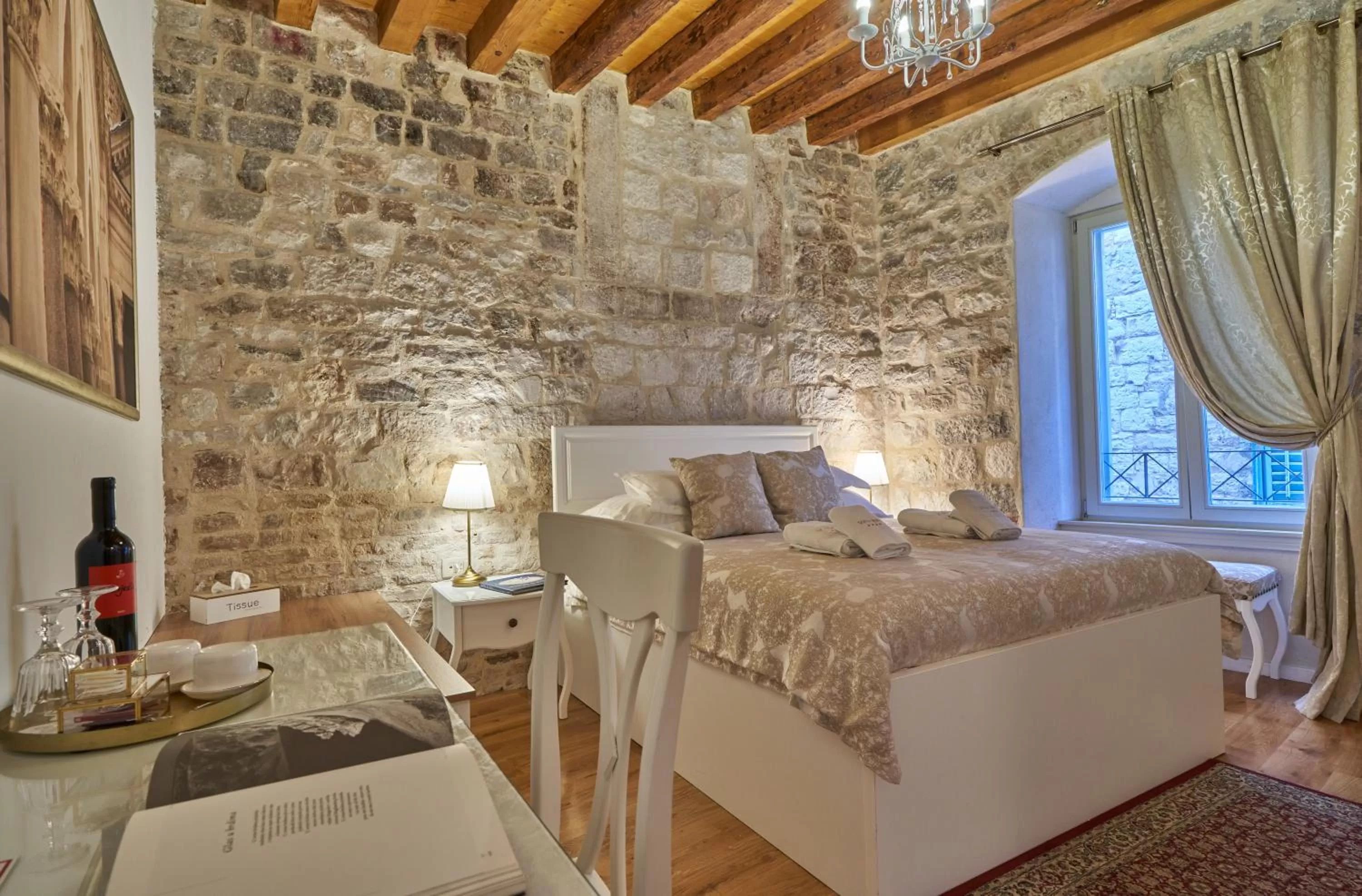 Coffee/tea facilities, Bed in Villa Split Heritage Hotel