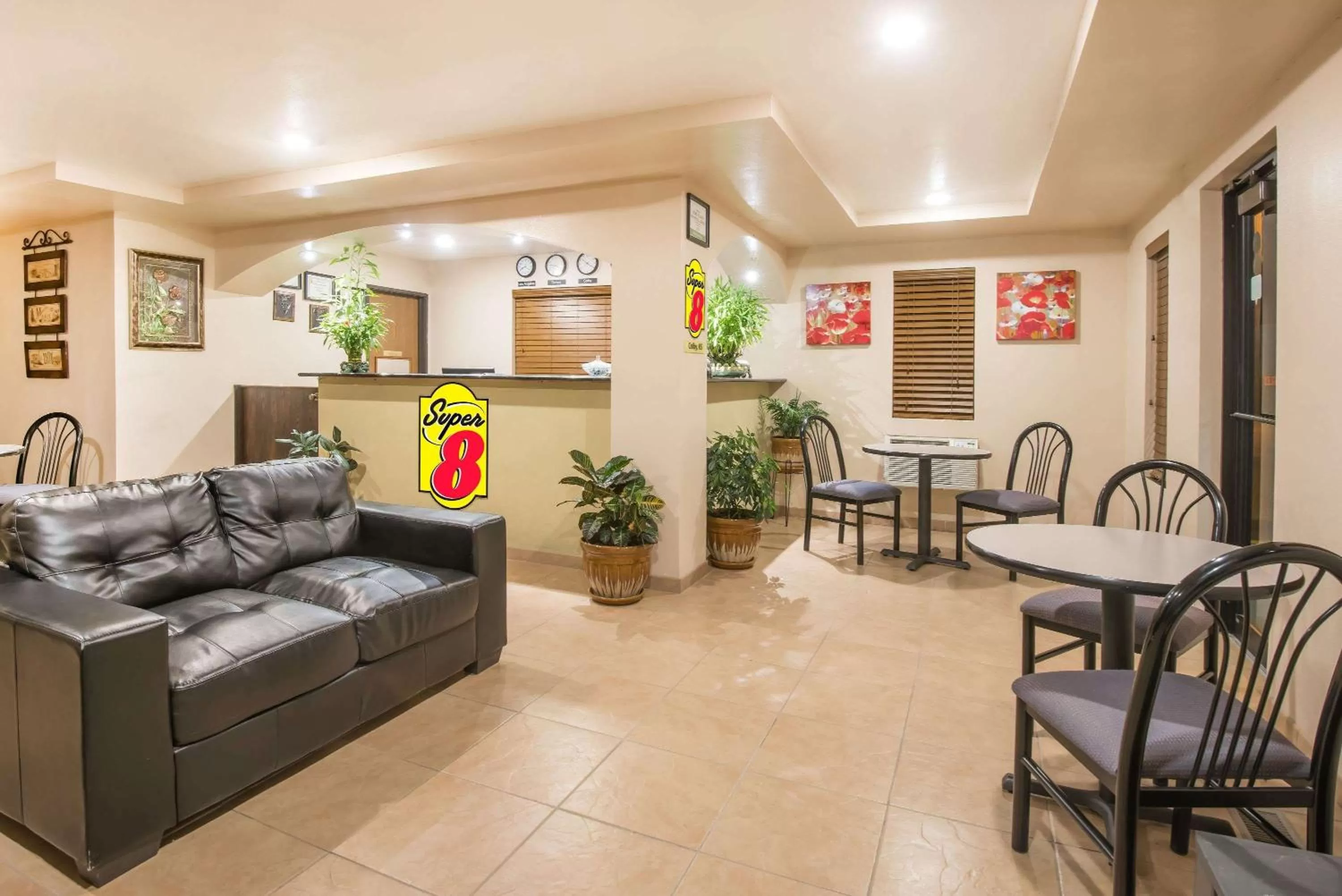 Lobby or reception in Super 8 by Wyndham Colby