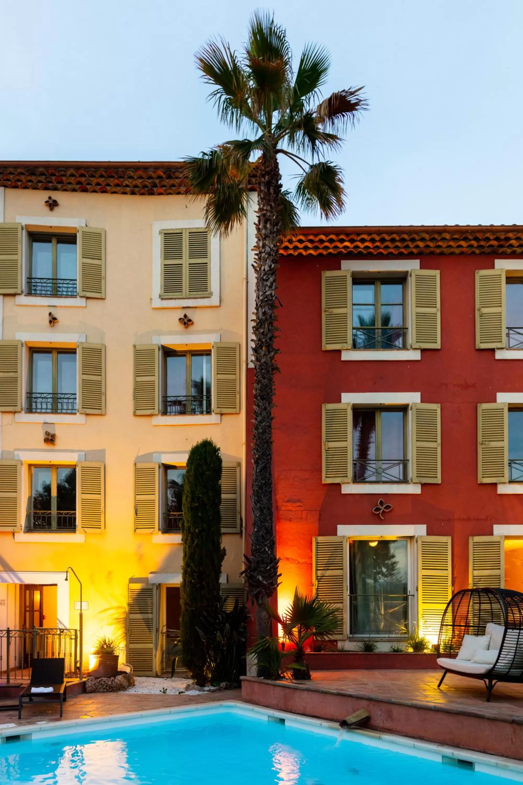 Garden view in Hôtel l'Arena