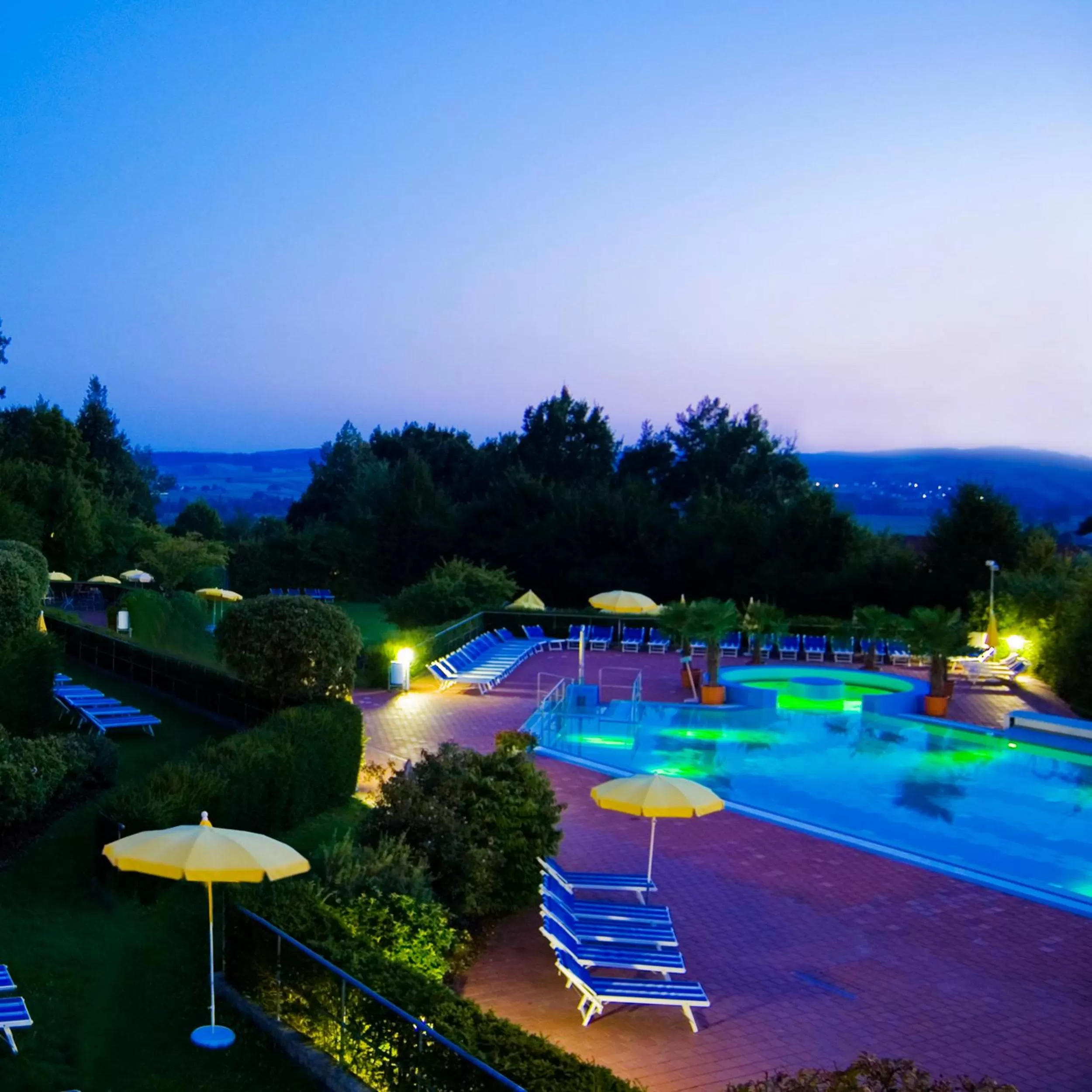 Natural landscape, Swimming Pool in Appartement-Haus Blumenhof