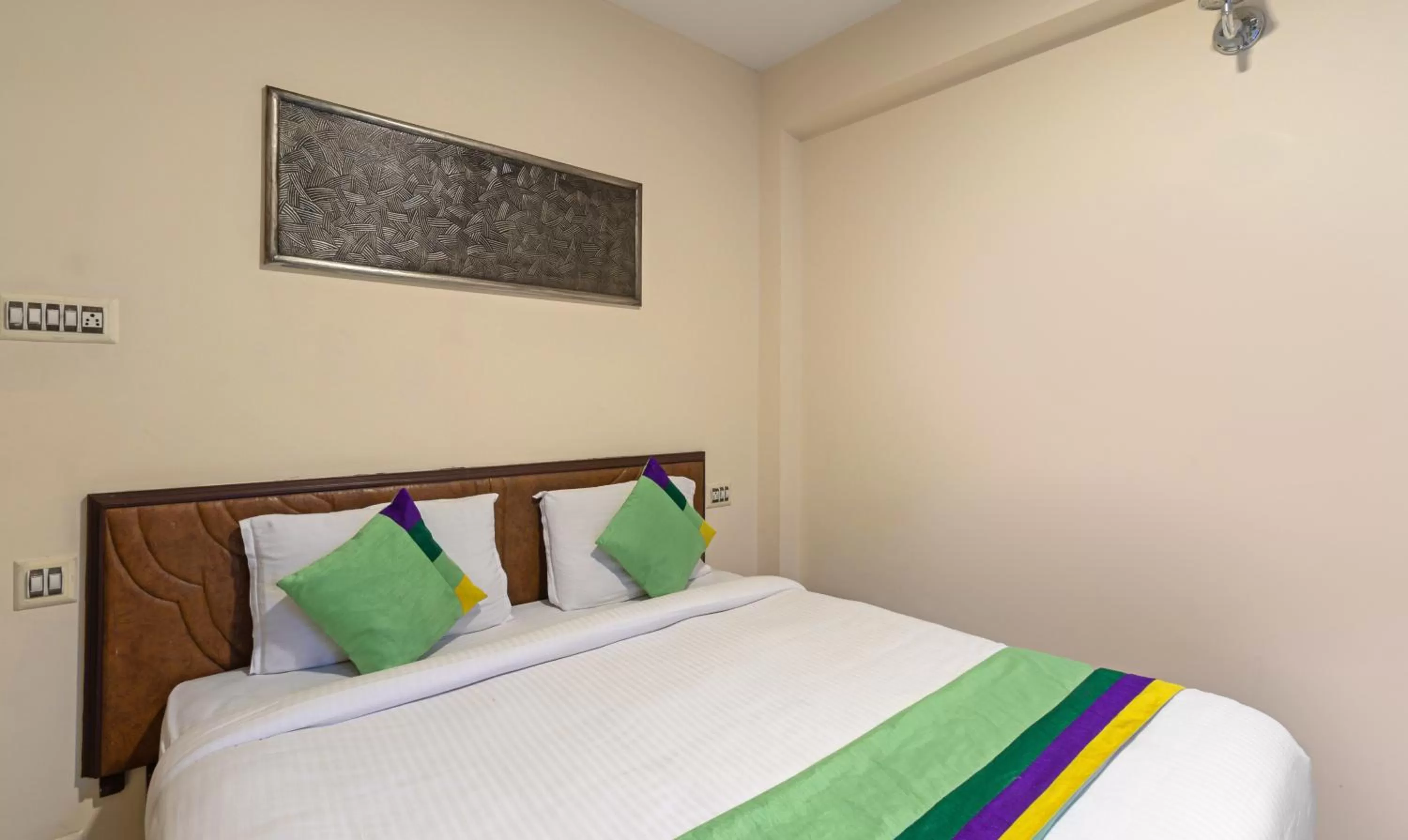 Bedroom, Bed in Treebo Kodai Kings Park, 650 M From Kodai Lake