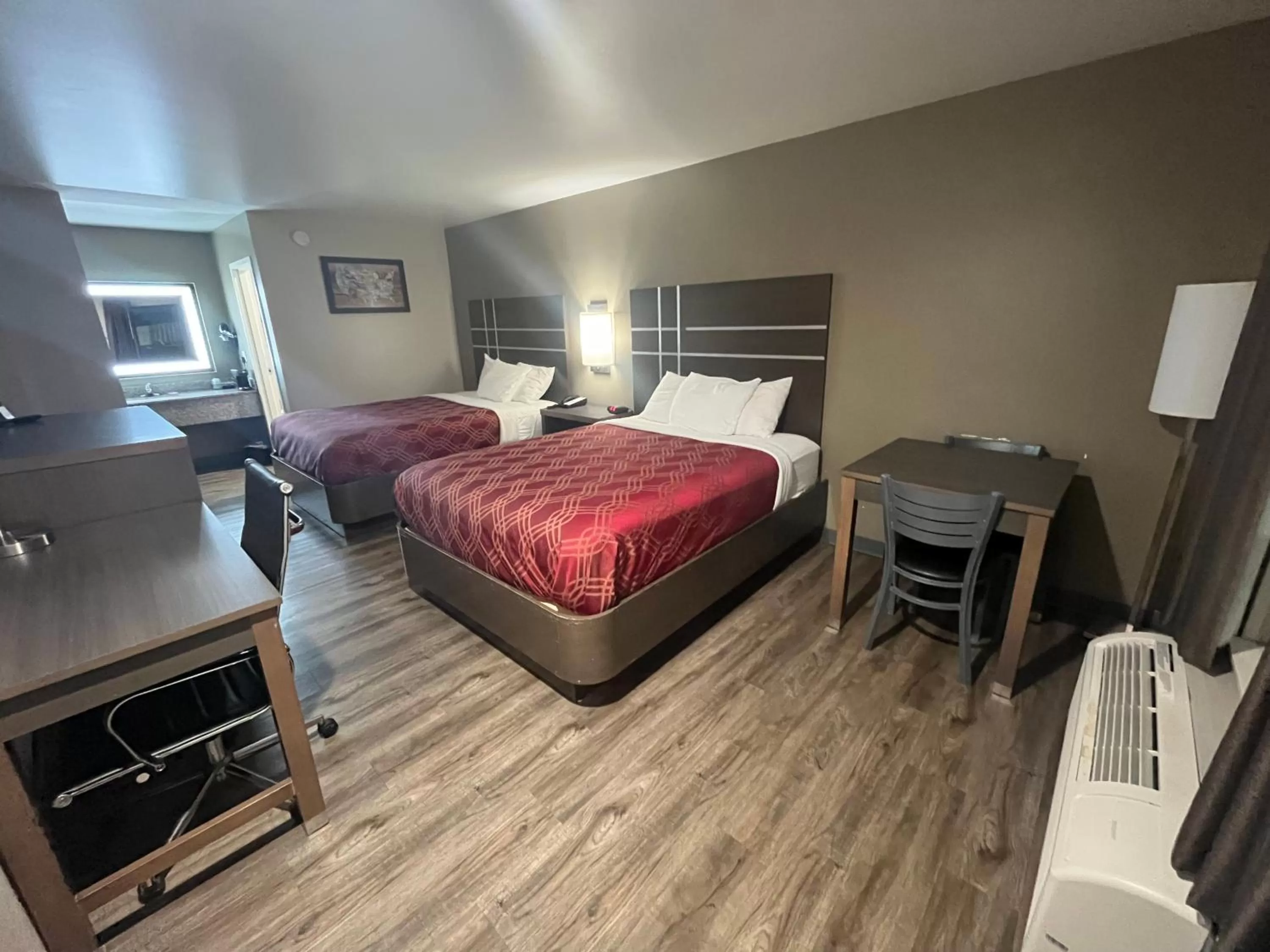 Bed in Econo Lodge Inn & Suites Murfreesboro Shopping District