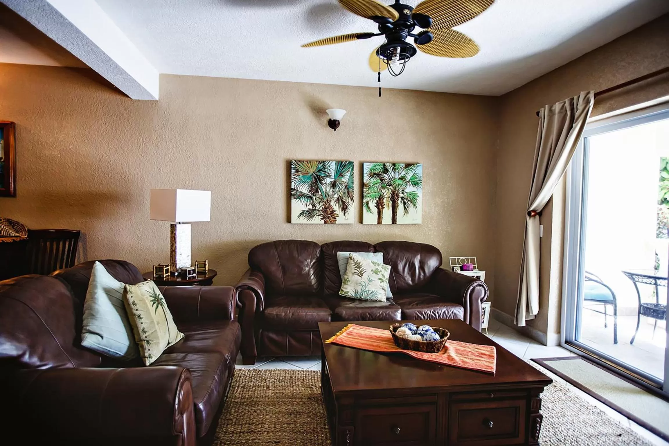 Library, Seating Area in Pelican Reef Villas Resort