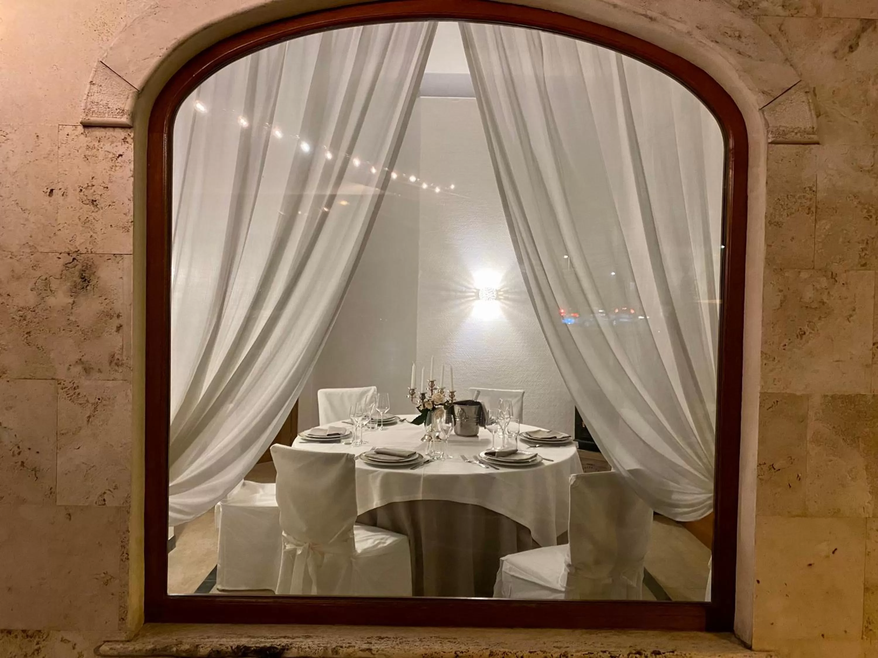 Restaurant/places to eat in Park Hotel Imperatore Adriano