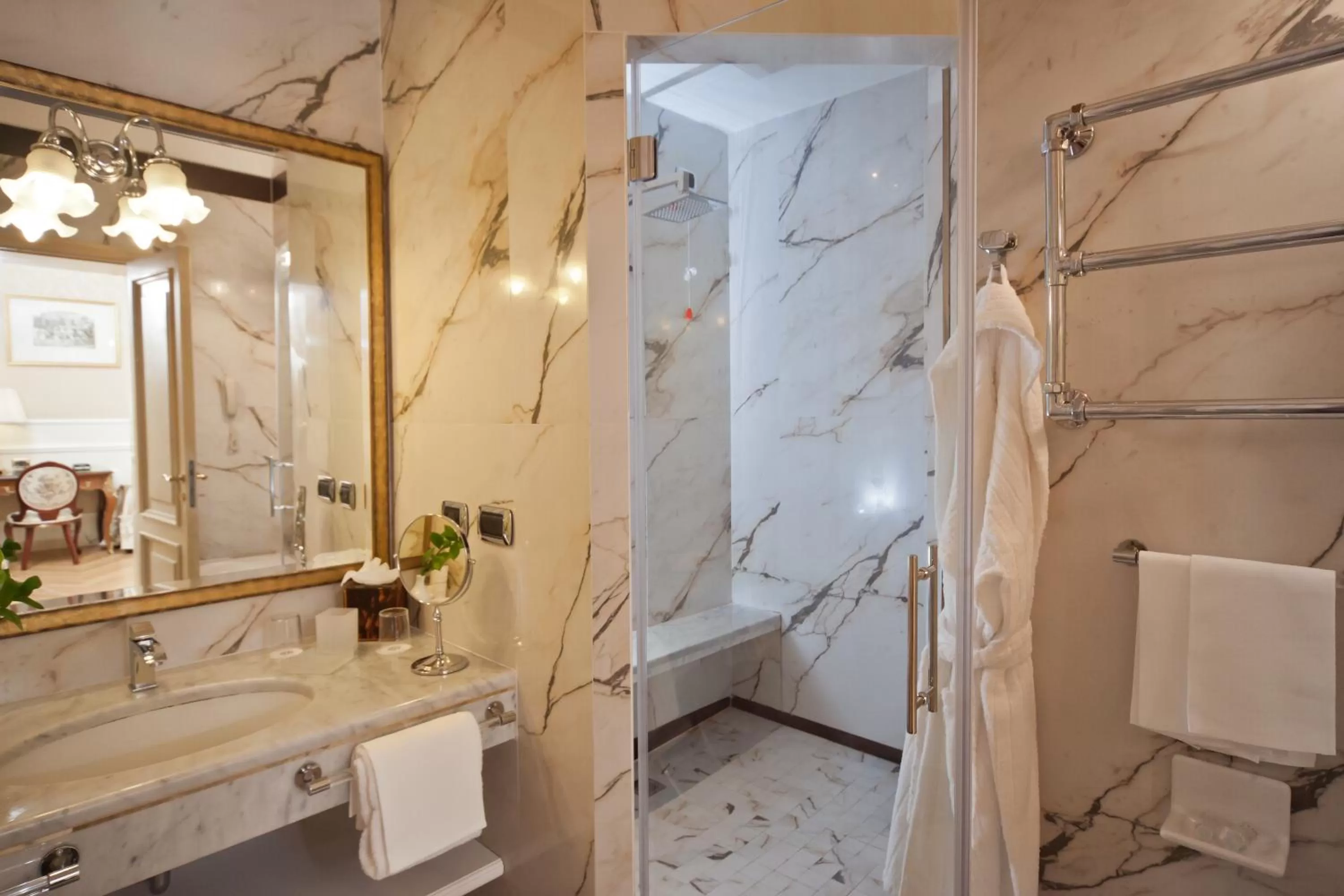 Bathroom in Grand Hotel Majestic gia' Baglioni