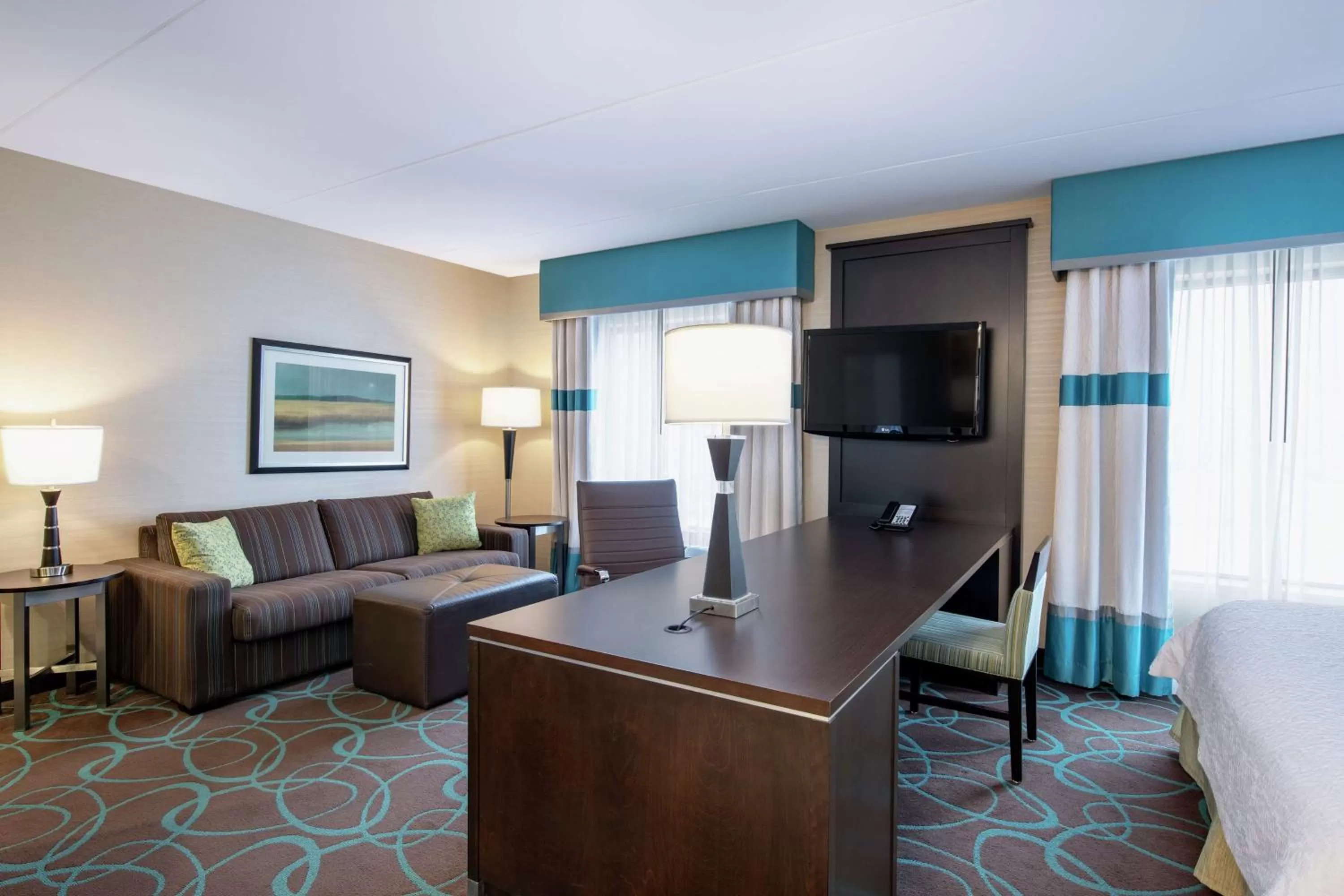 Bedroom, Bed in Hampton Inn by Hilton Winnipeg