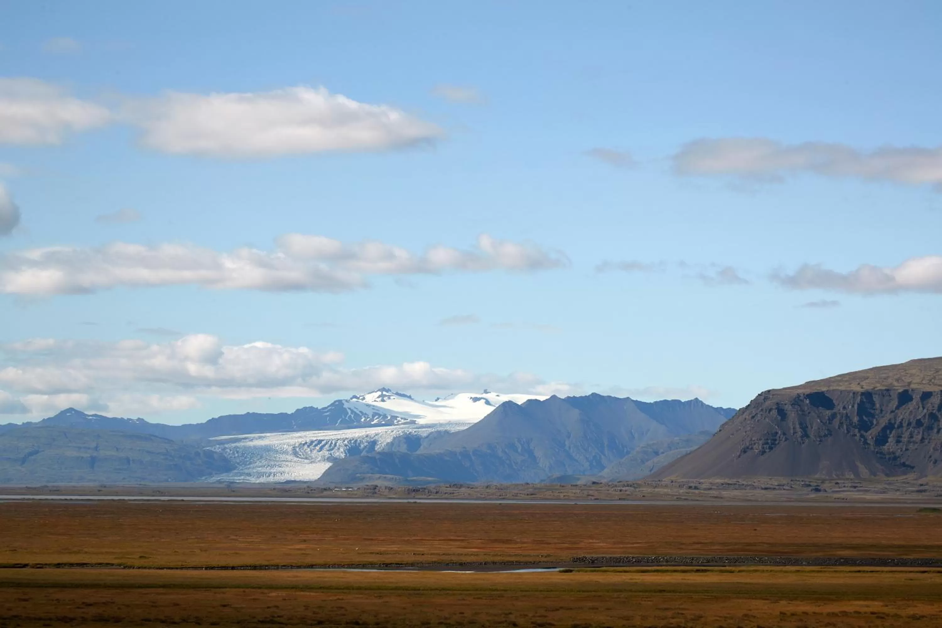 Mountain view in Fosshotel Vatnajökull