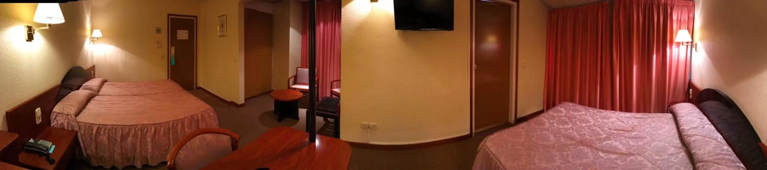 Bed in Hotel Roc Del Castell