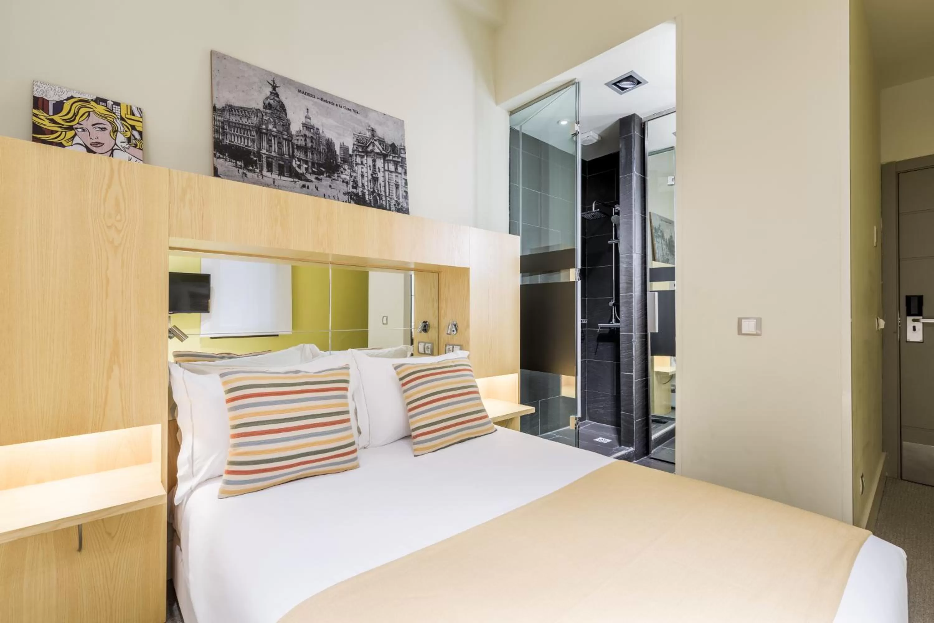 Photo of the whole room, Bed in Room Mate Alicia, Madrid