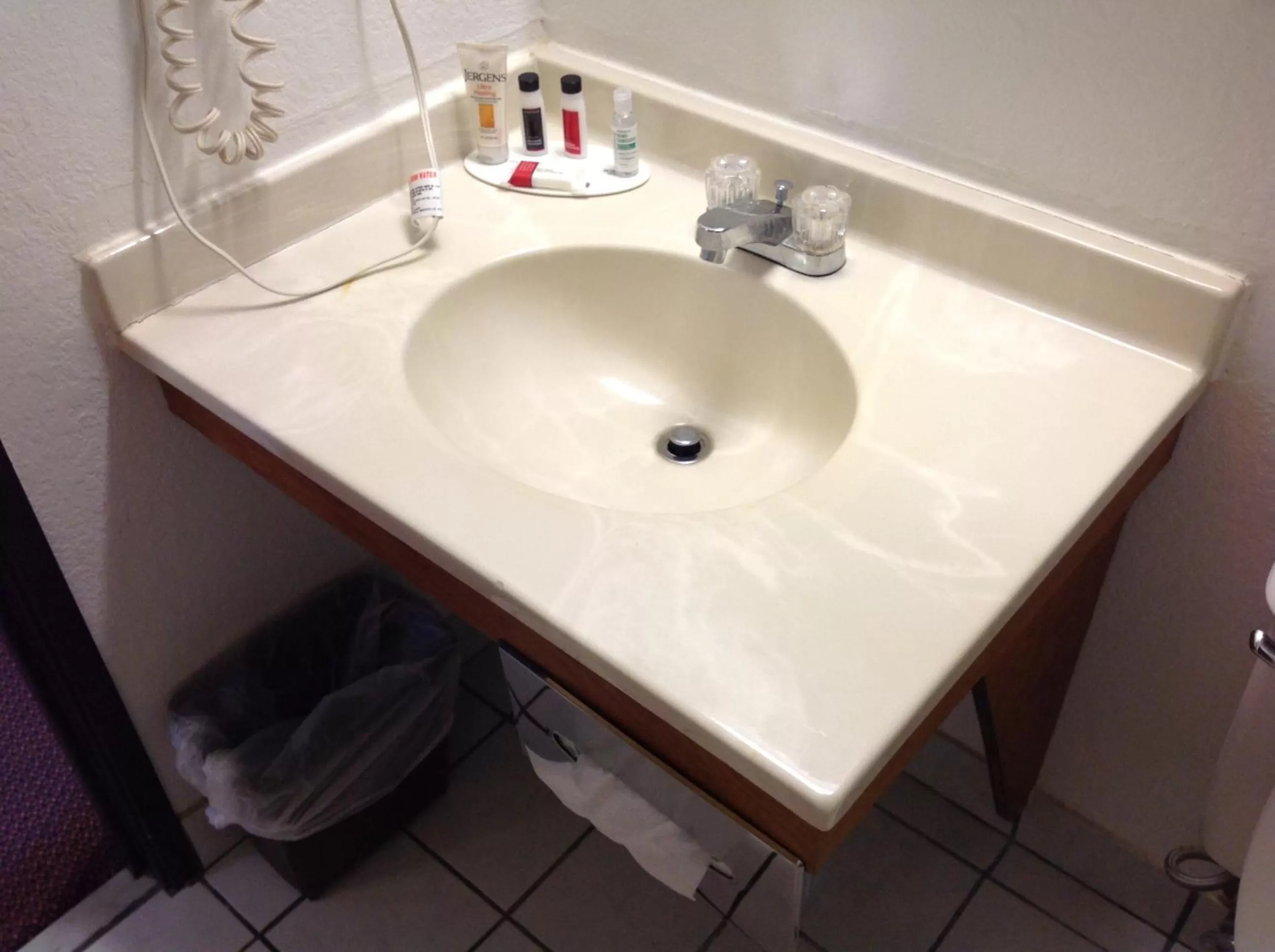 Super 8 by Wyndham Winchester VA