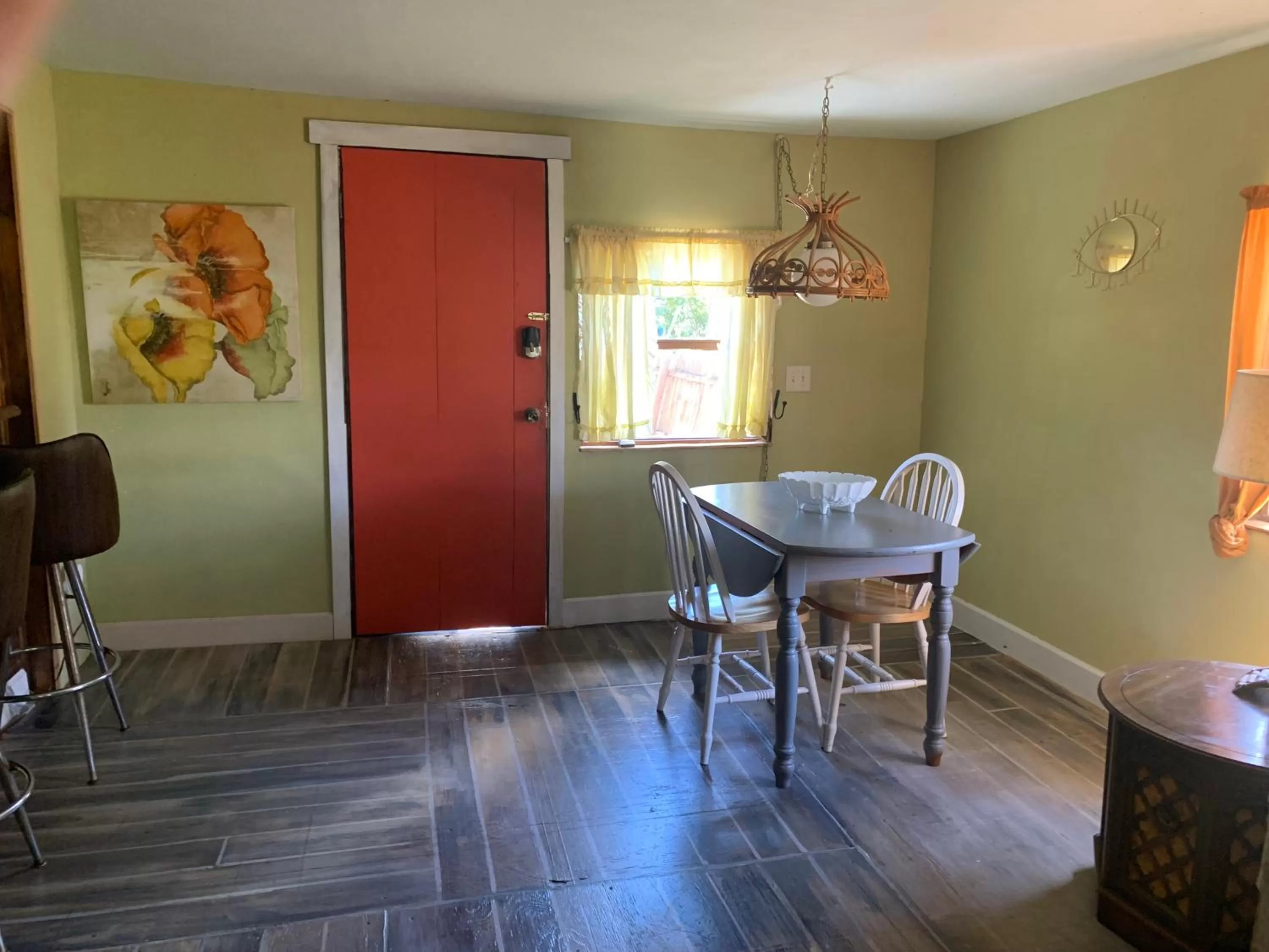 Dining area in Nature Coast Inn & Cottages