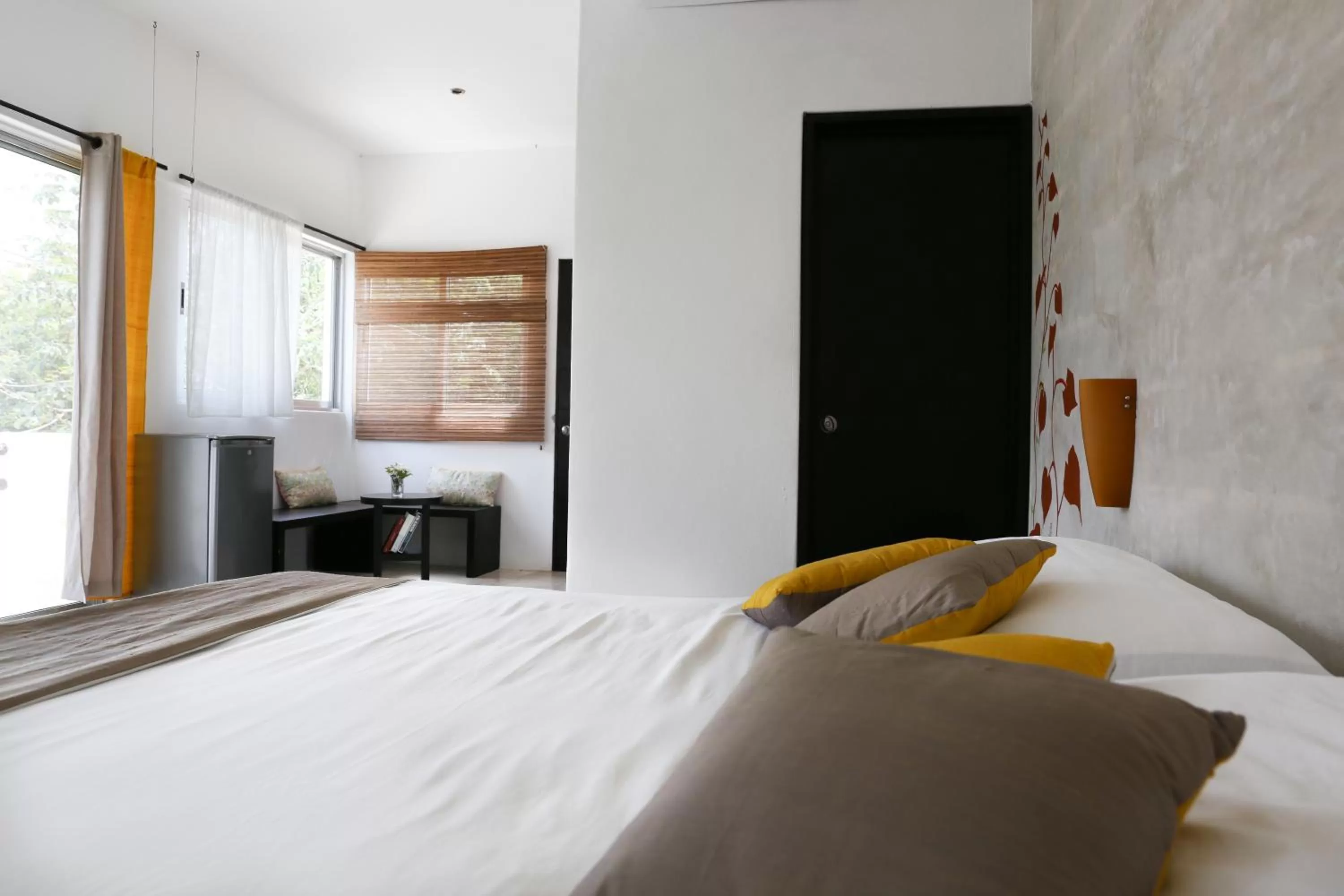 Photo of the whole room, Bed in Villas H2O