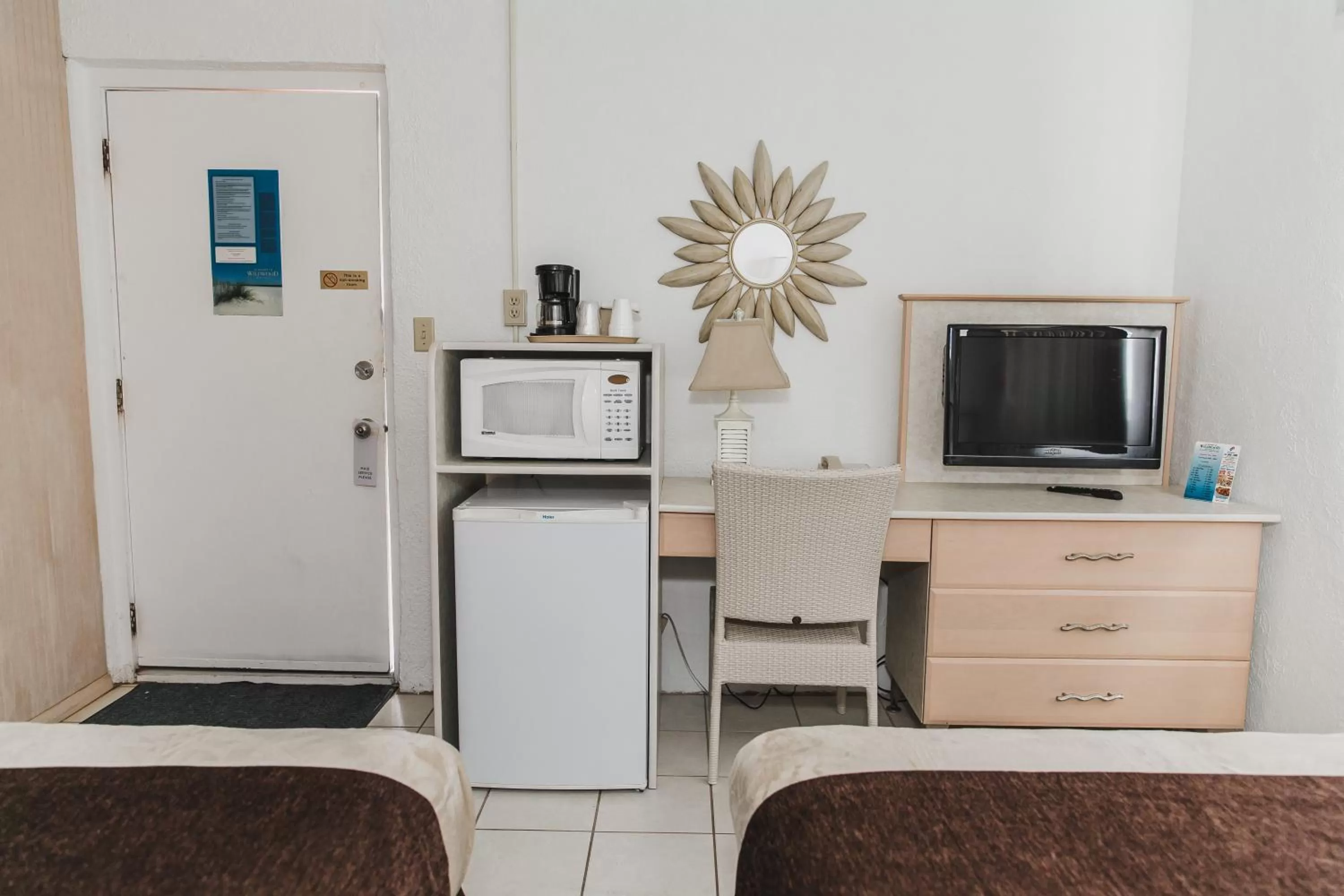 TV/Entertainment Center in Heart of Wildwood Motel