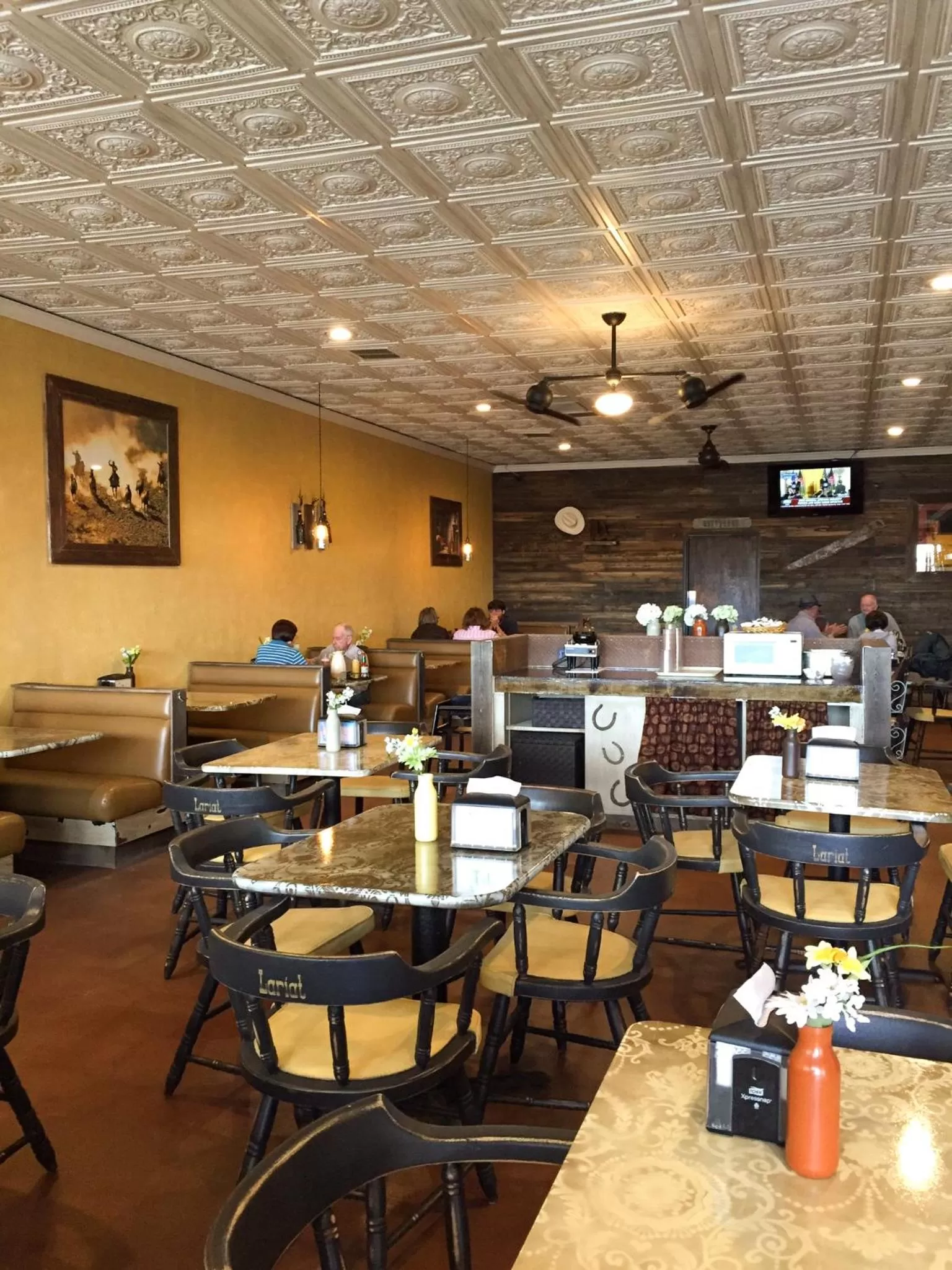 Restaurant/places to eat in National 9 Inn Gillette