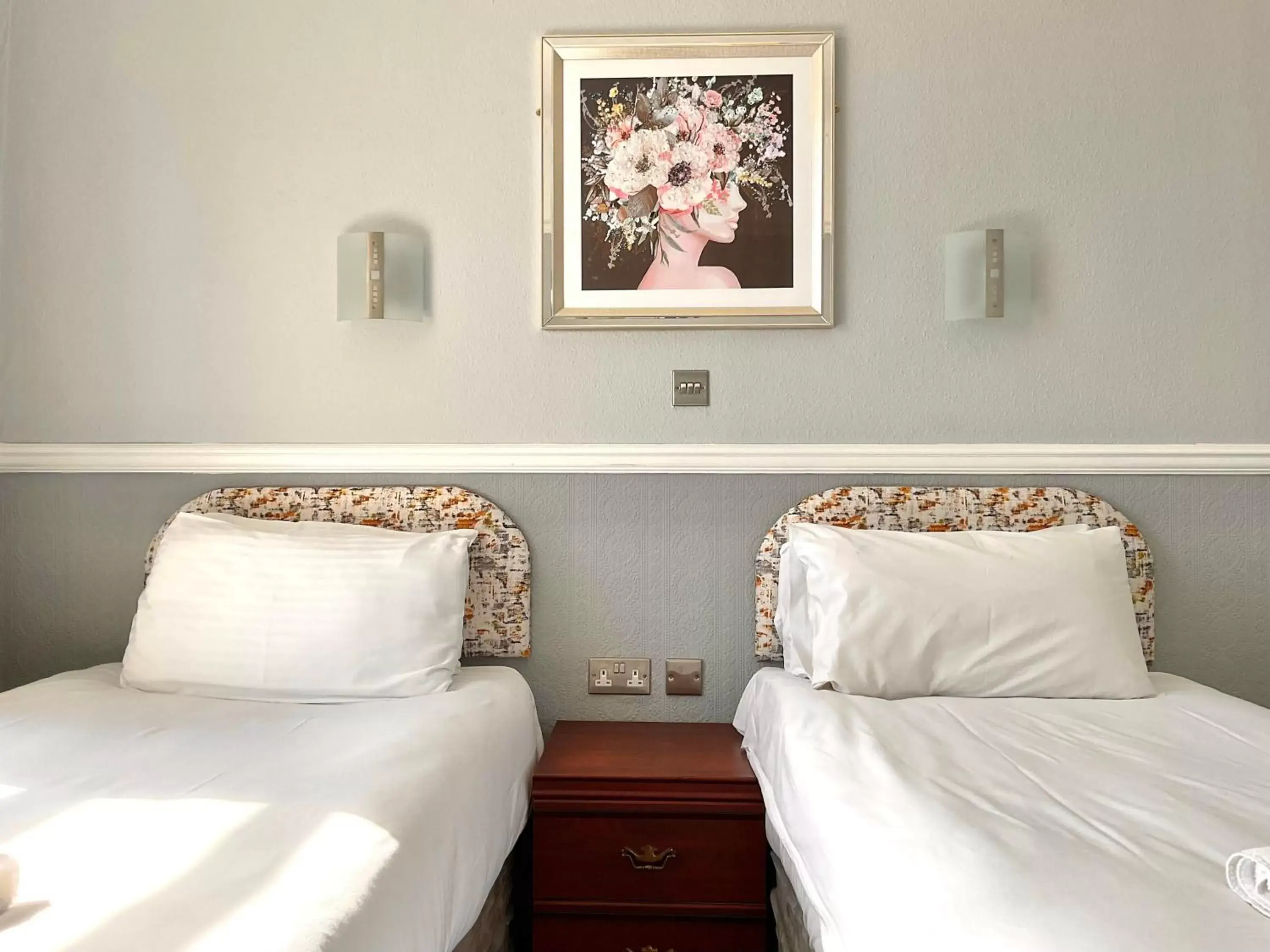 Twin Room in Ashton Court Hotel Twin Room in Ashton Court Hotel