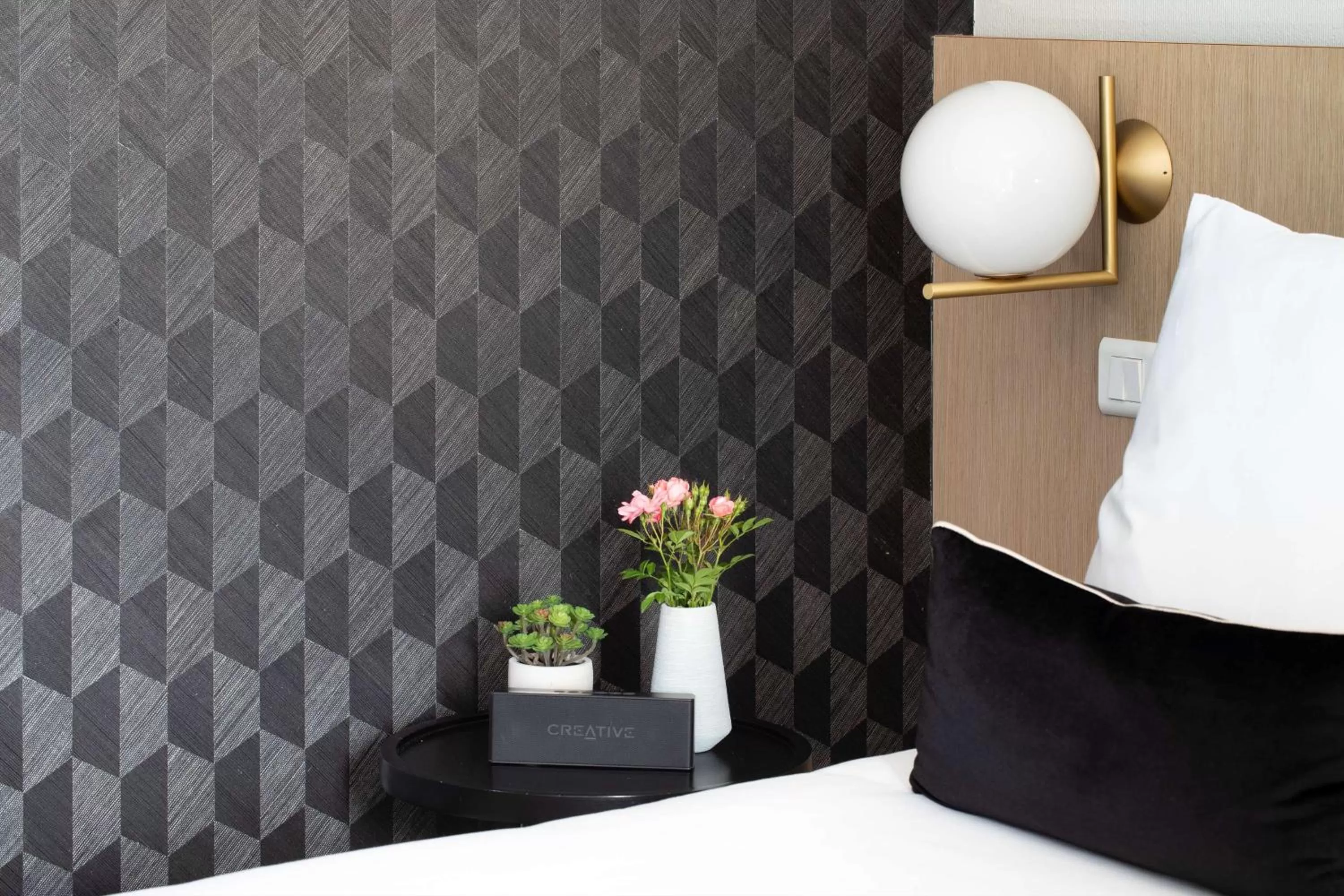 Photo of the whole room, Bed in Best Western Plus Hotel les Rives du Ter