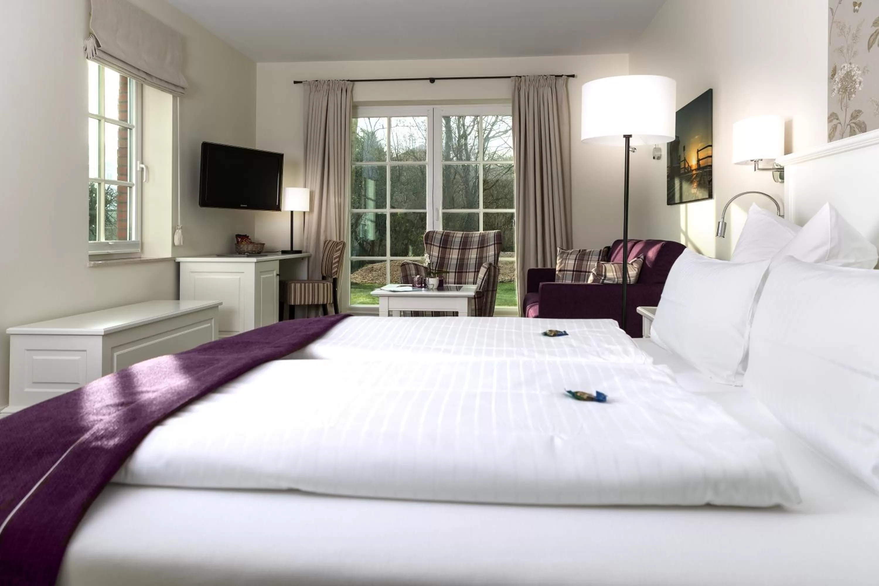 Garden, Bed in Hotel Landhaus Ellerbrock