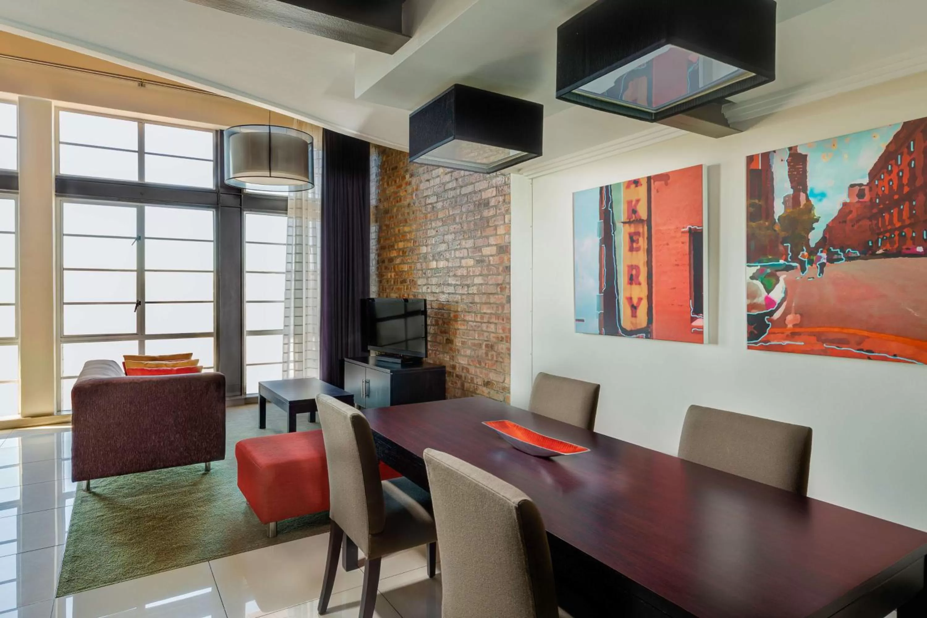 Photo of the whole room in Garden Court Victoria Junction