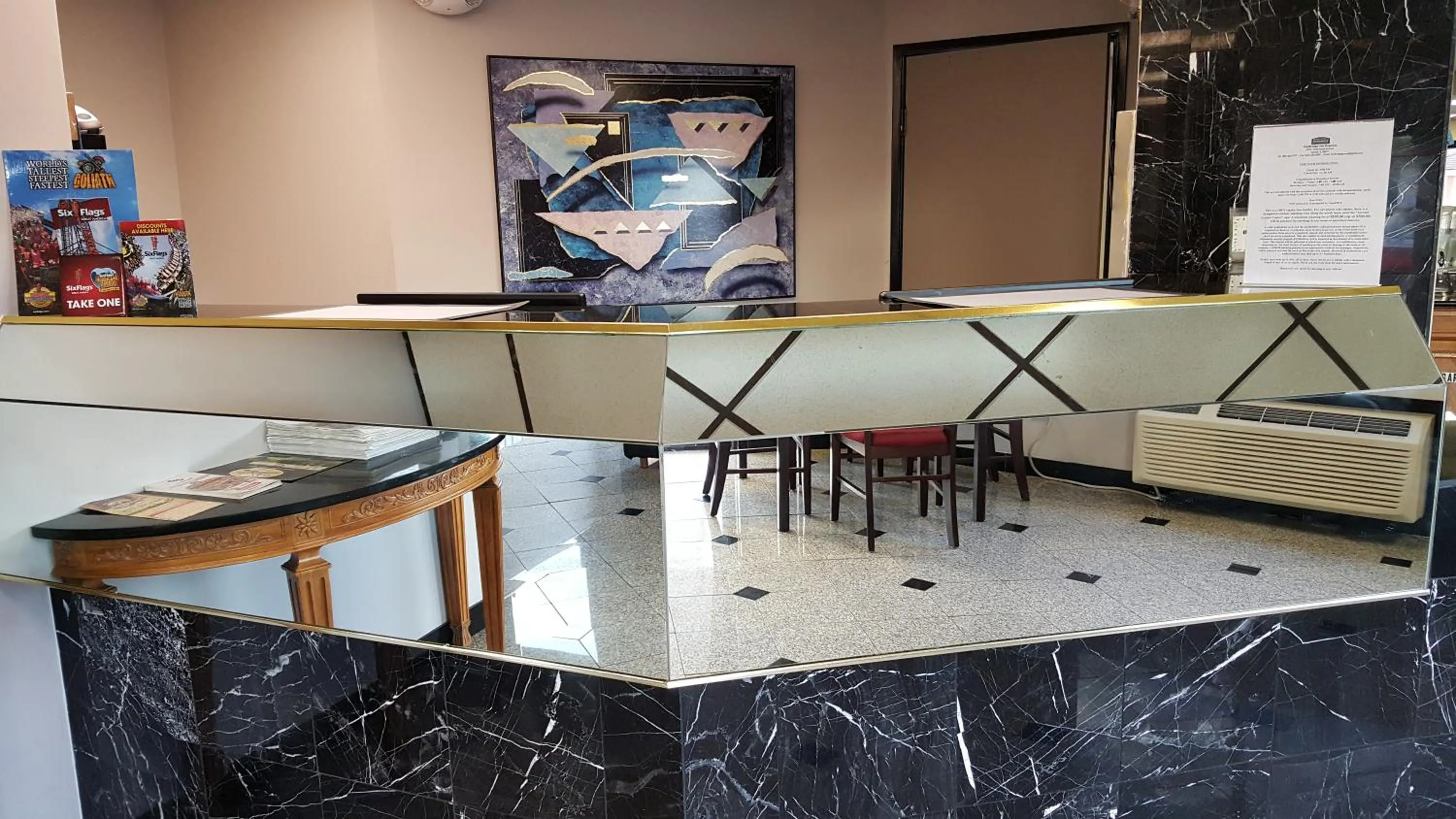 Lobby or reception in Gurnee Motel