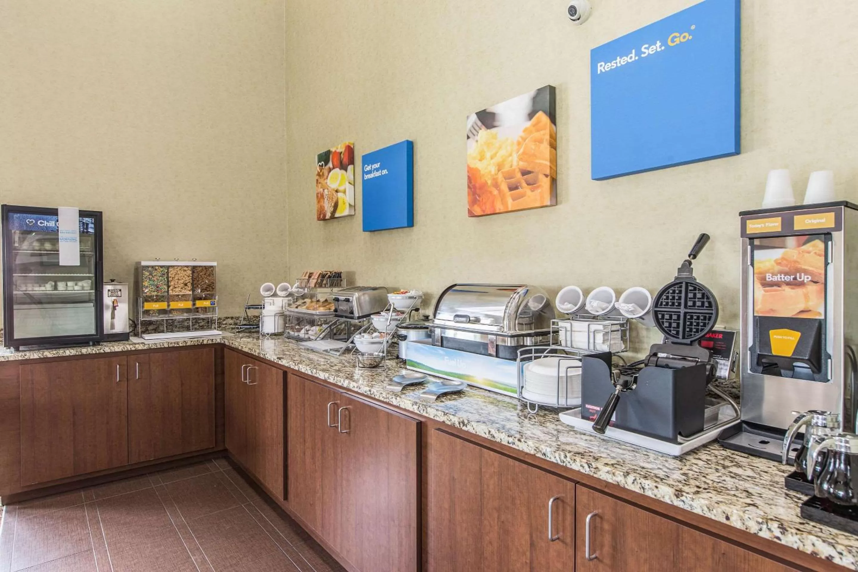 Restaurant/places to eat in Comfort Inn & Suites Greenwood near University