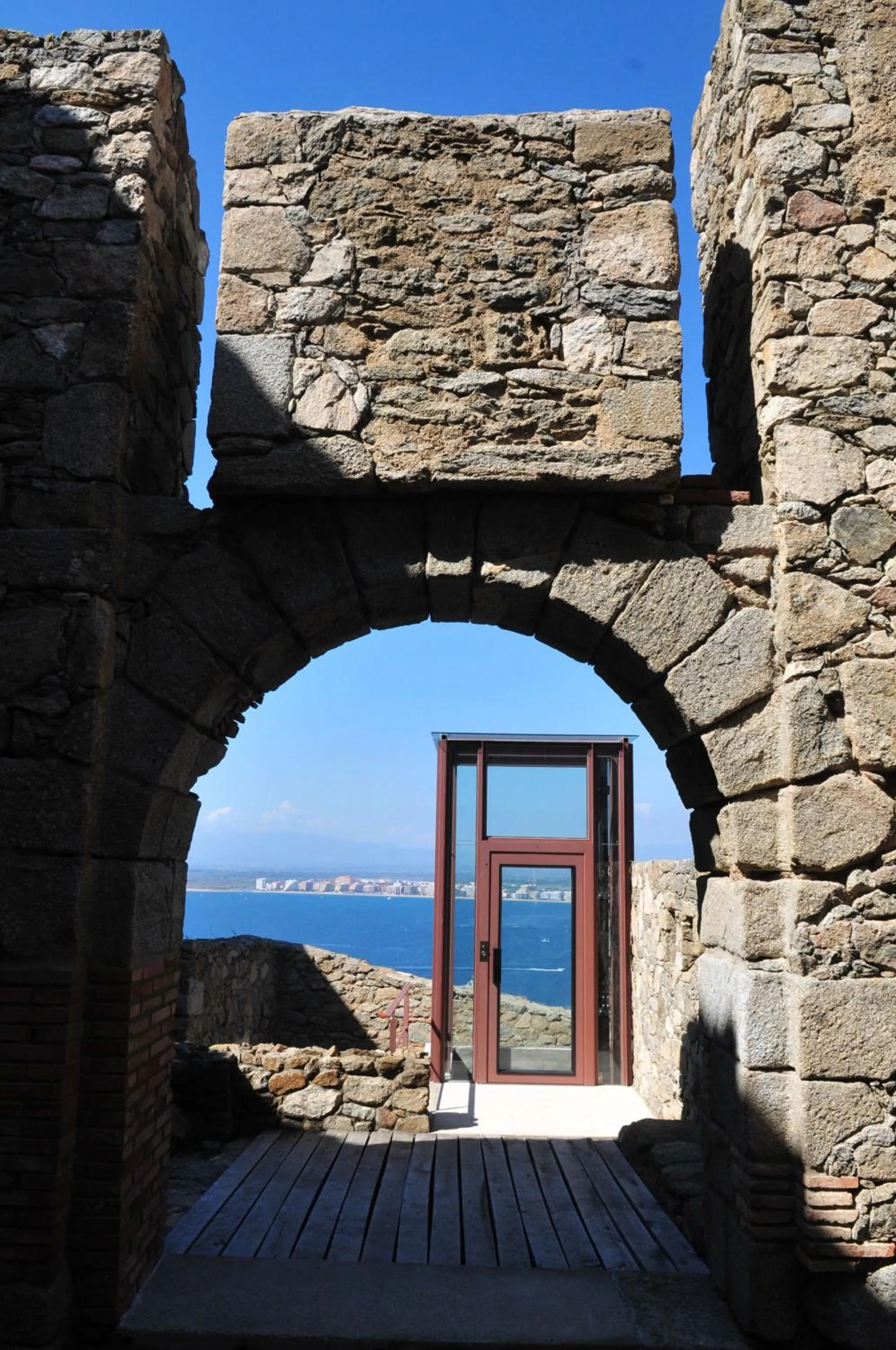 Area and facilities in Canyelles Platja