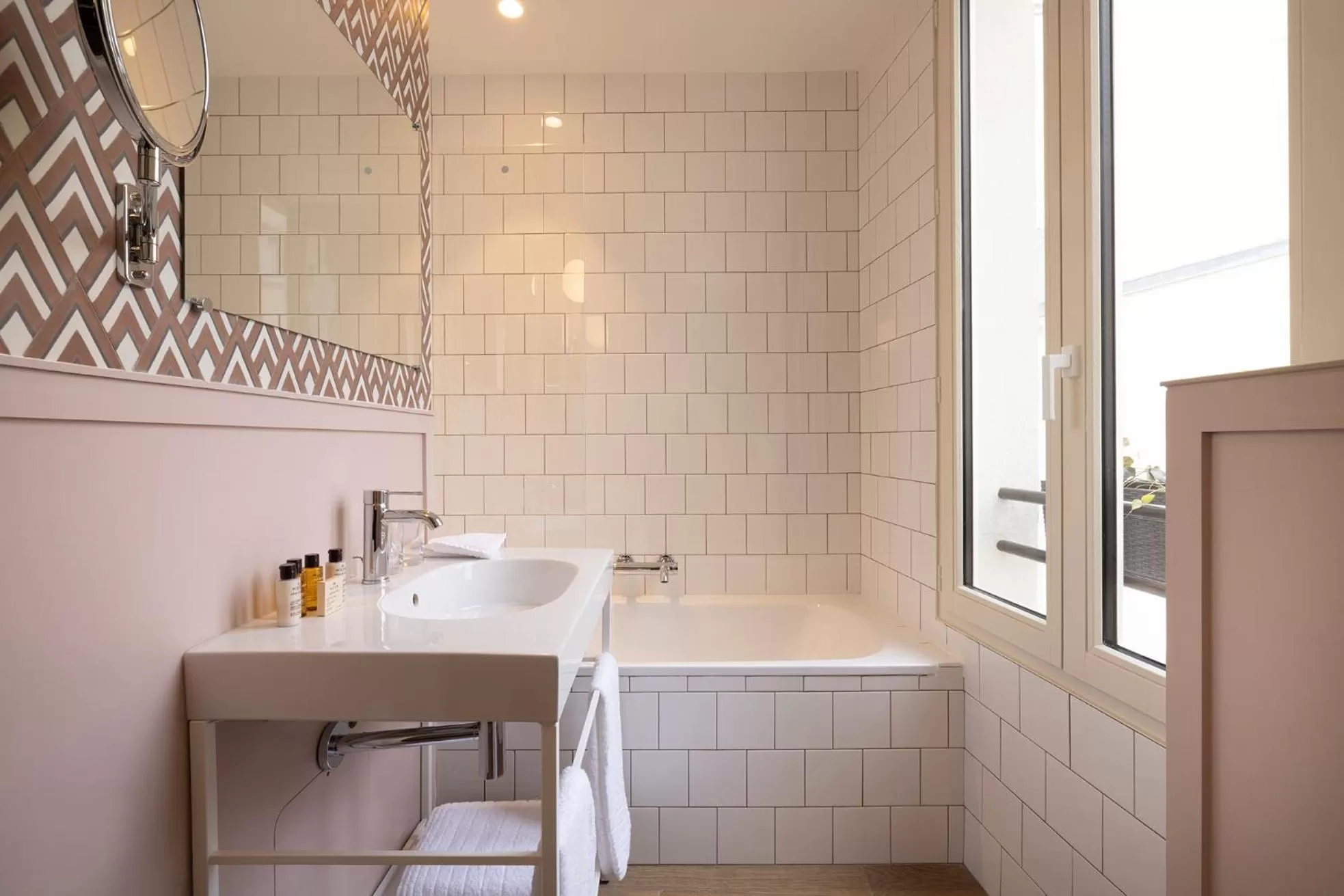 Property building in Le Petit Oberkampf Hotel & Spa