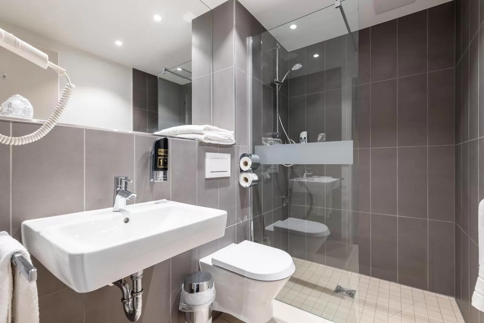 Bathroom in Serways Hotel Hösel