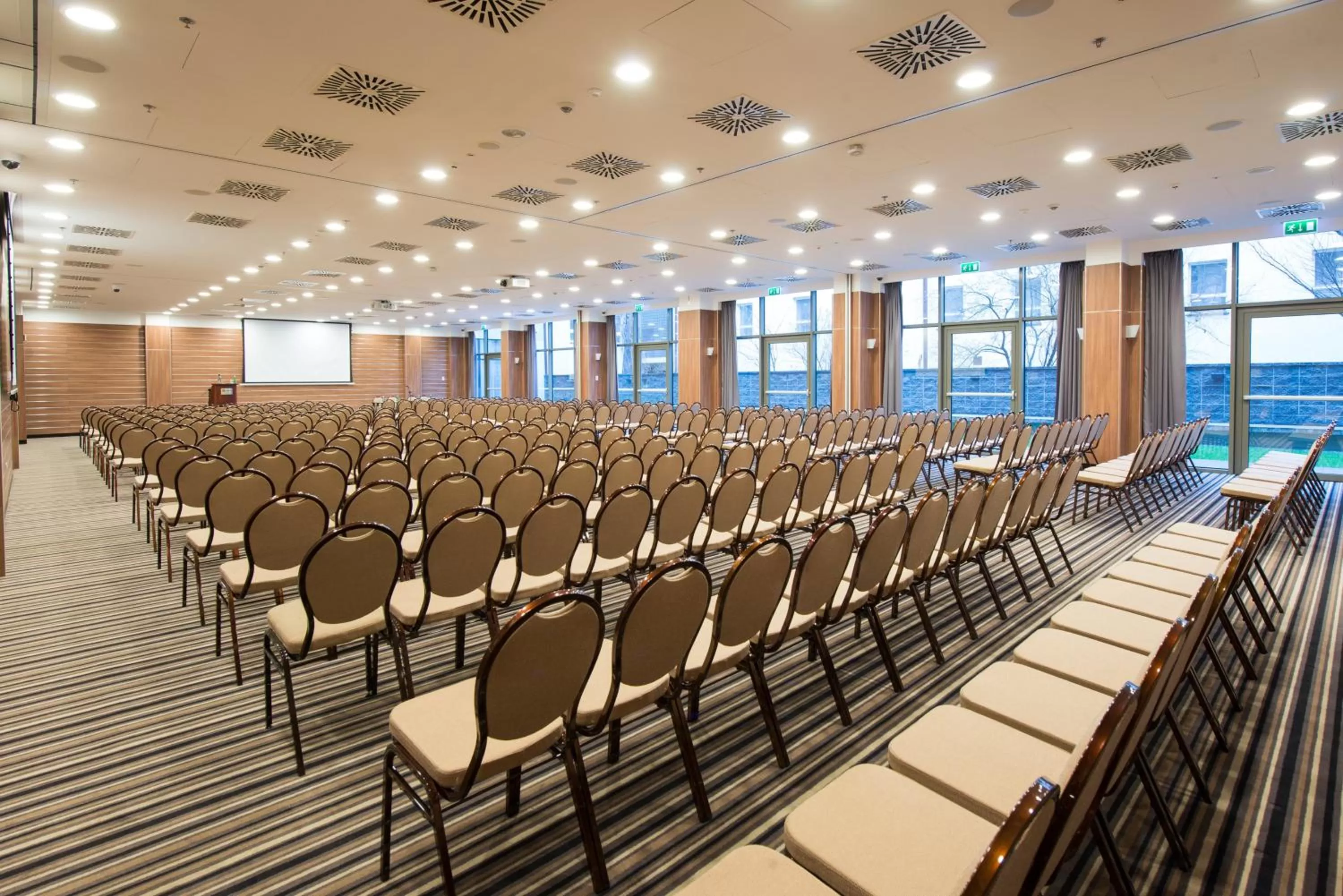 Meeting/conference room in Holiday Inn Krakow City Centre by IHG