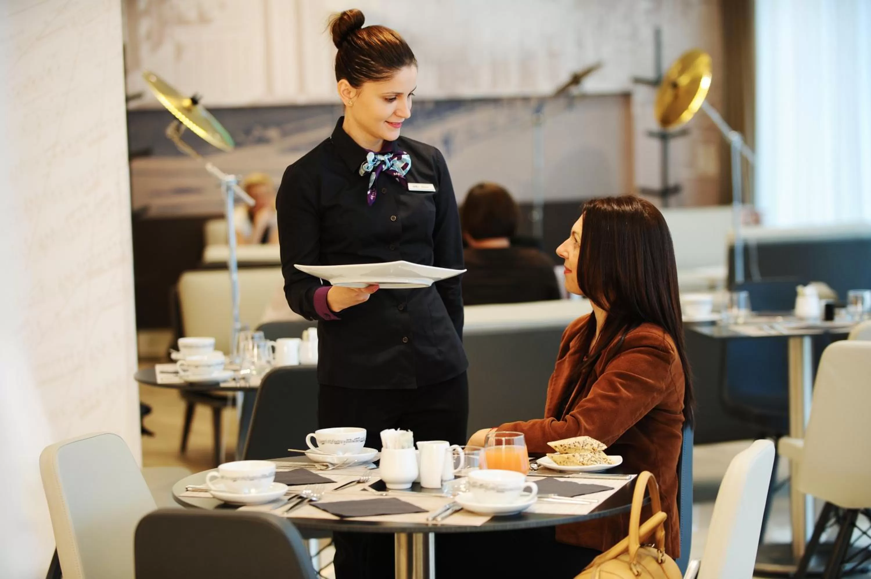 Restaurant/places to eat in Mercure Bucharest City Center