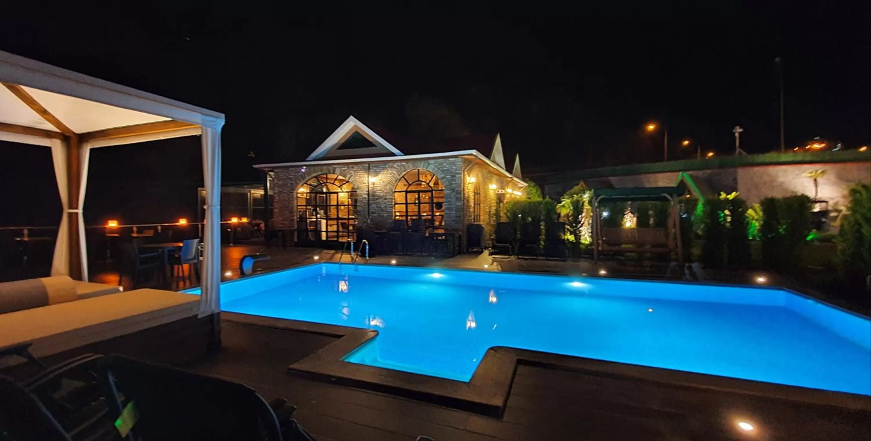 Night in Villa Da Otel