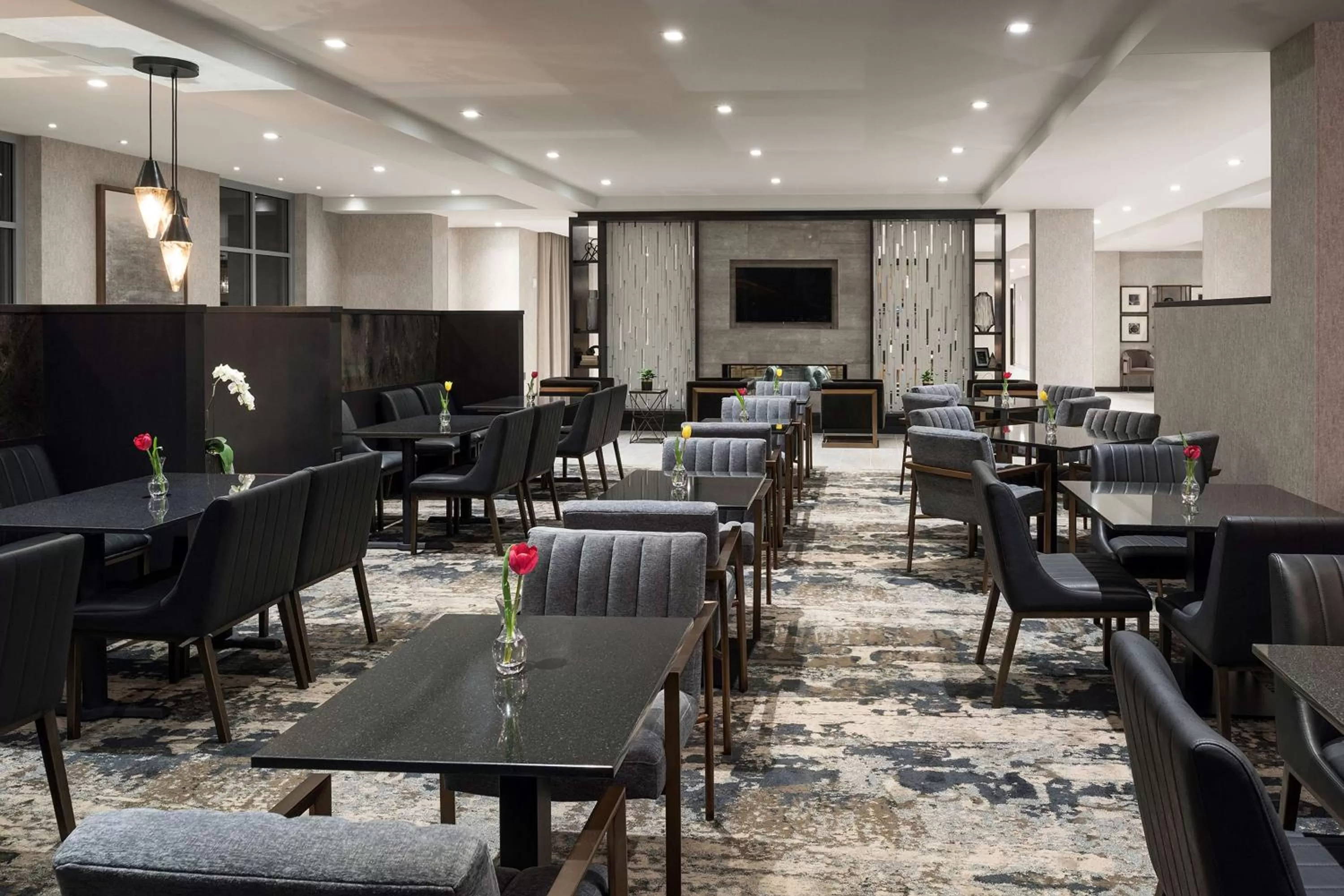 Restaurant/places to eat in Hilton Garden Inn Hanover Lebanon