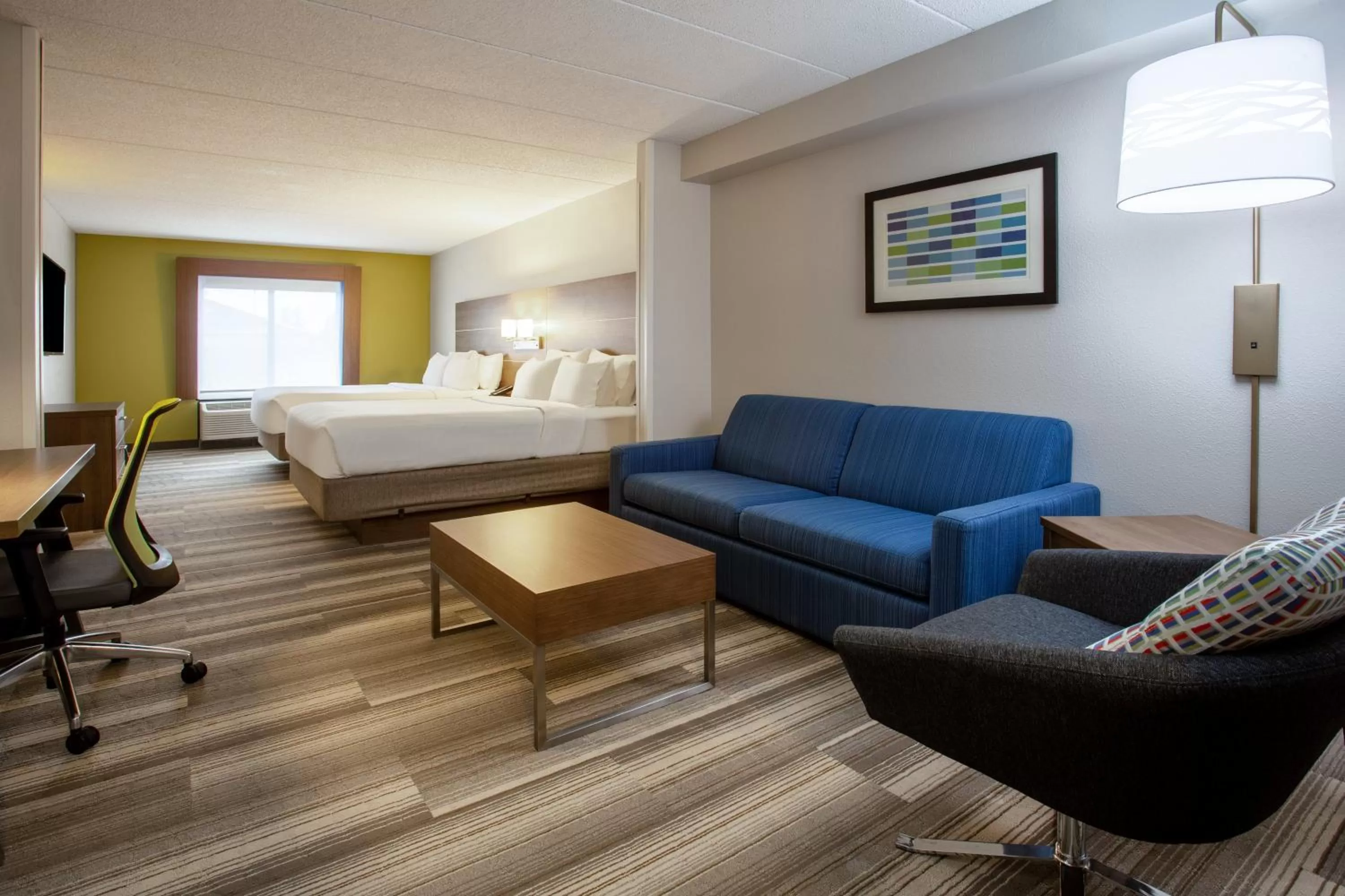 Photo of the whole room, Bed in Holiday Inn Express Hotel & Suites Fort Wayne by IHG