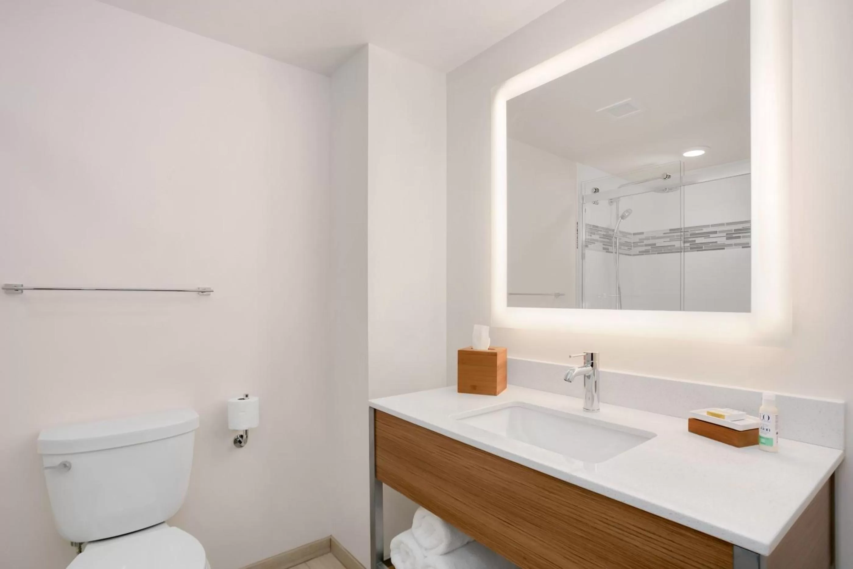 Standard Room - Selected at Check In in EVEN Hotel Seattle DTWN Lake Union, an IHG Hotel