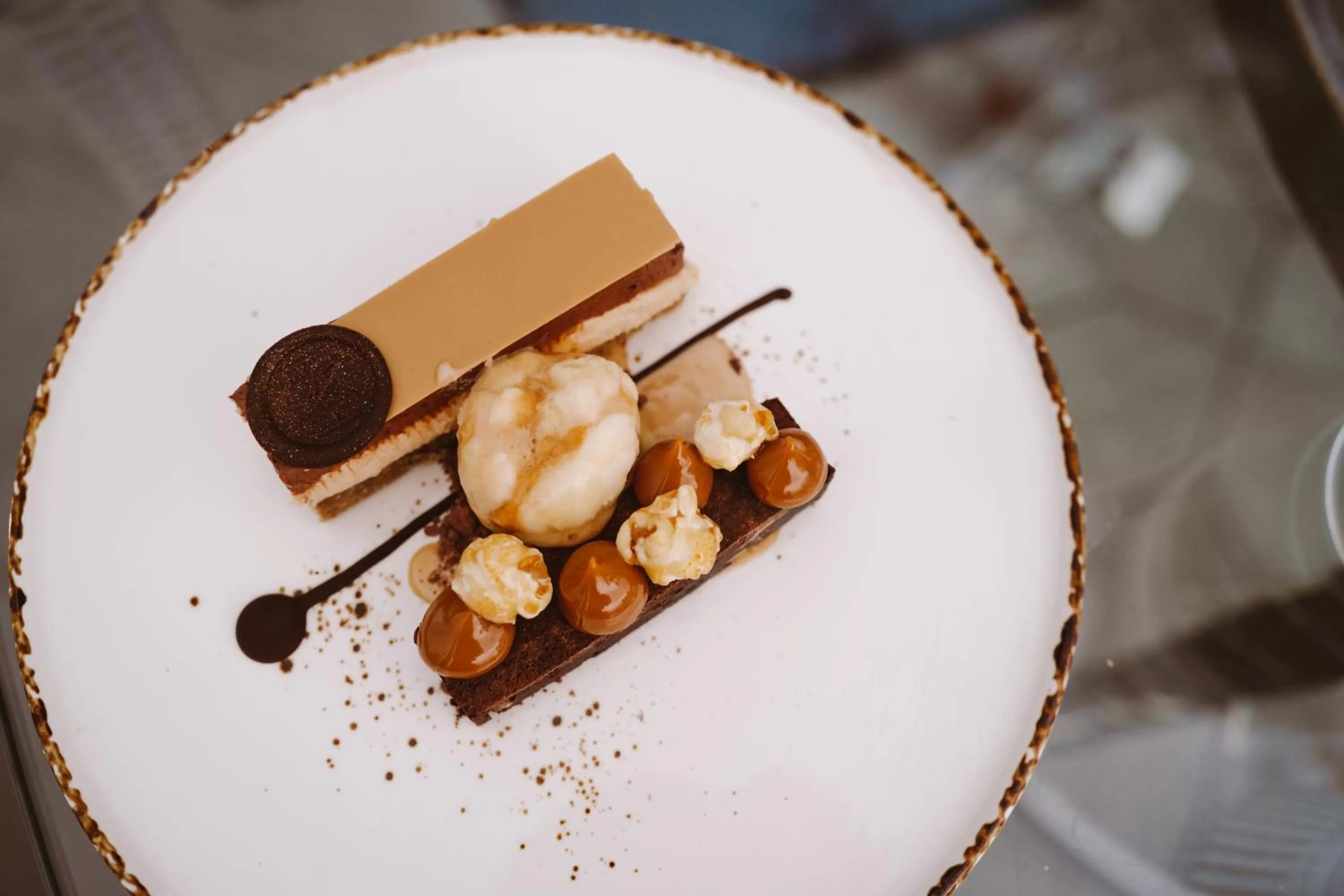 Food and drinks in Meldrum House Hotel Golf And Country Estate