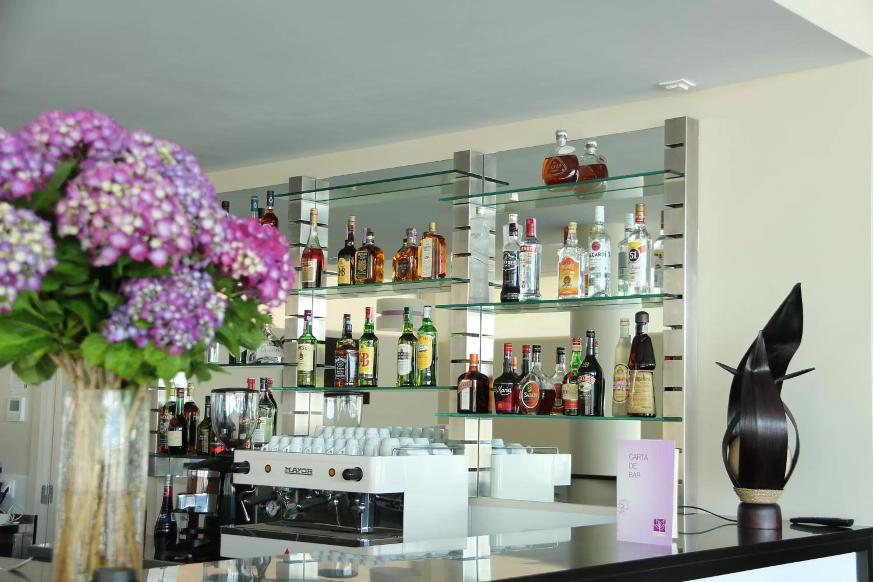 Lounge or bar in Hotel Monte Lírio