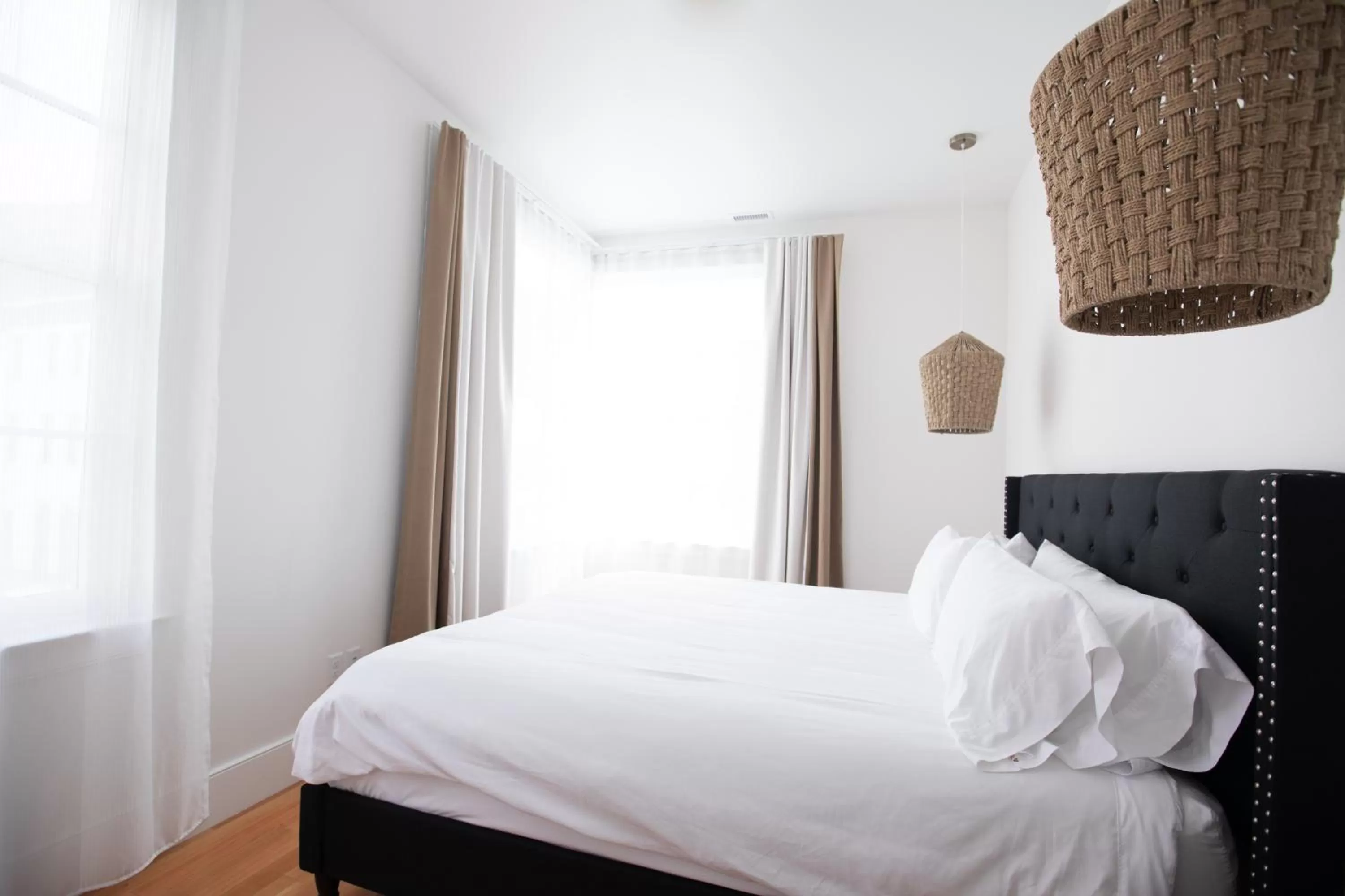 Bedroom, Bed in South Main Residences by Surf Hotel