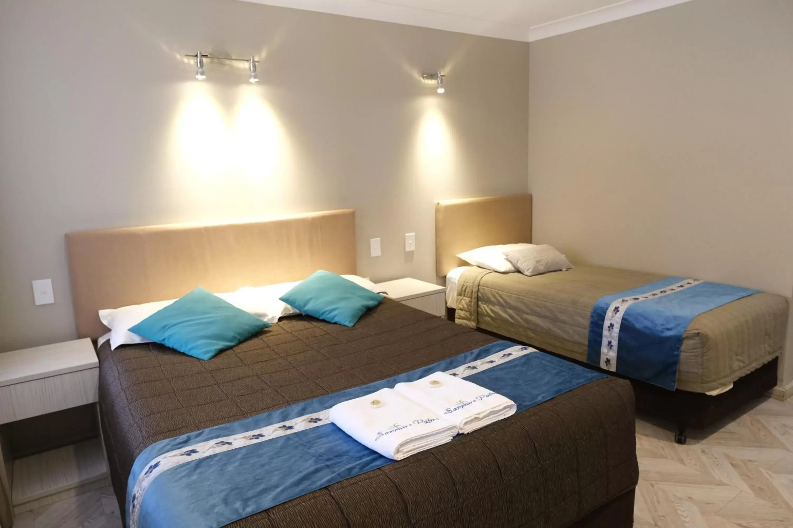 Premium Interconnecting Room (Ground Floor) in Sapphire Palms Motel Premium Interconnecting Room (Ground Floor) in Sapphire Palms Motel