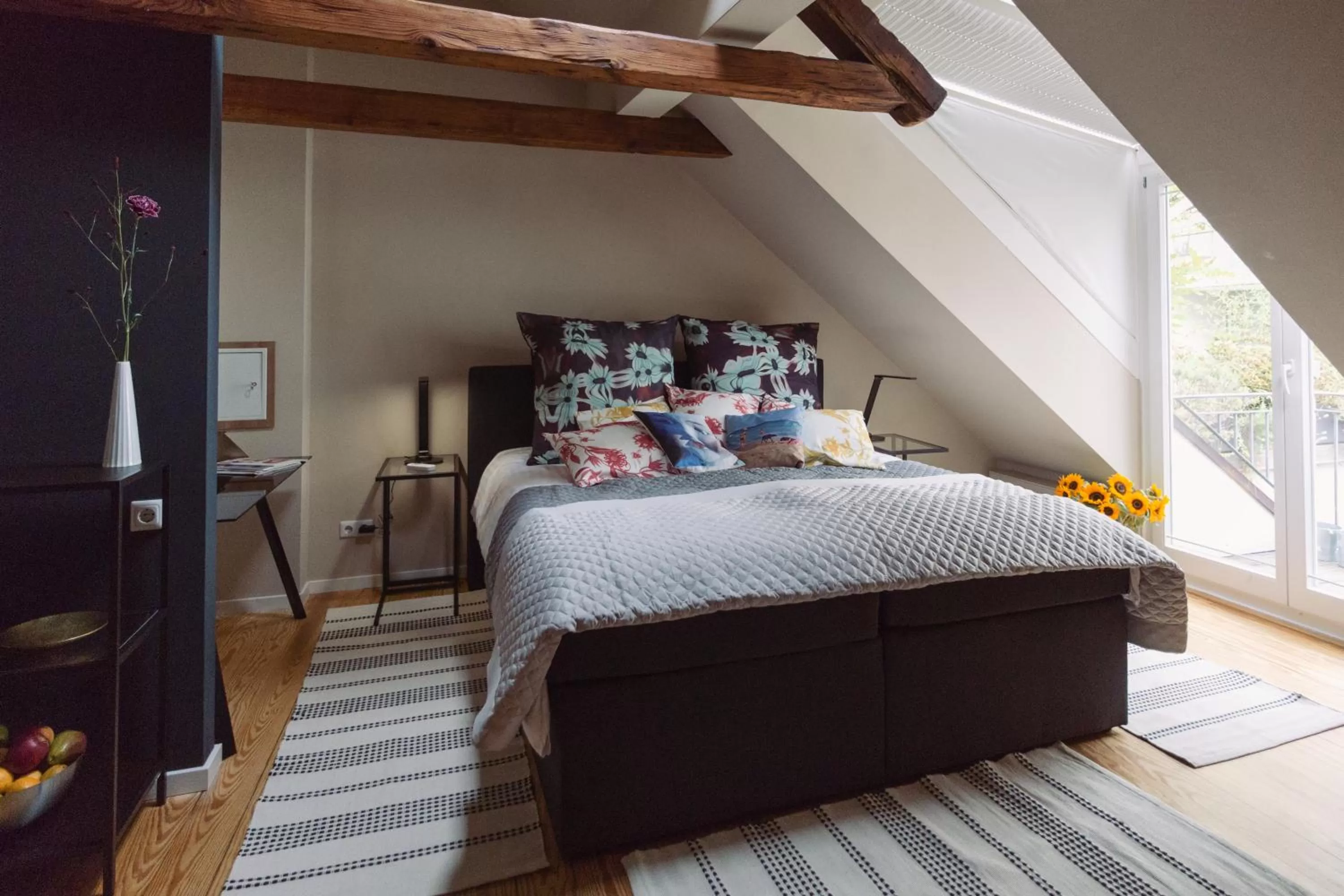 Photo of the whole room, Bed in Central Hotel bel étage