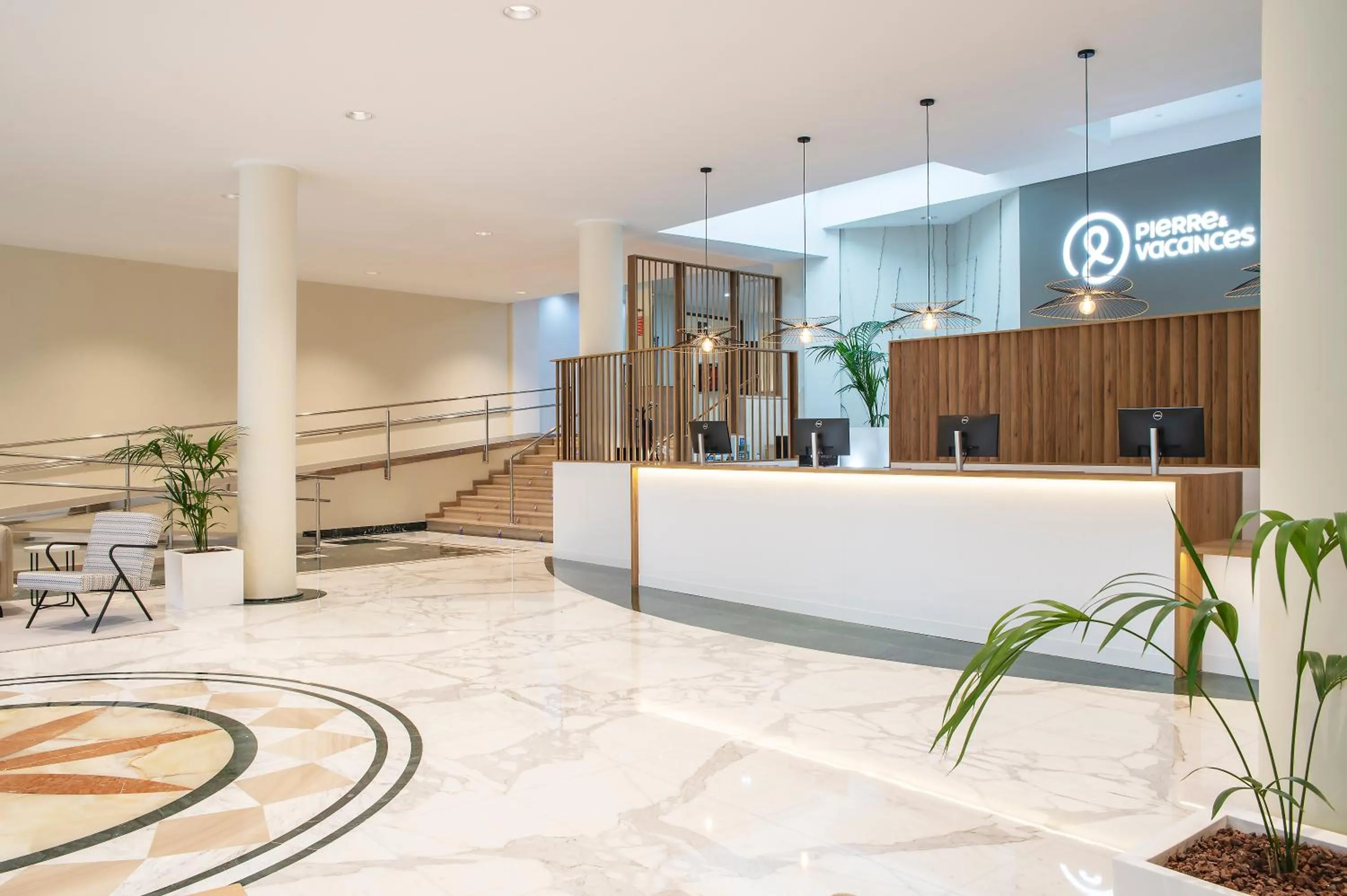 Lobby or reception in Hotel Benidorm East by Pierre & Vacances