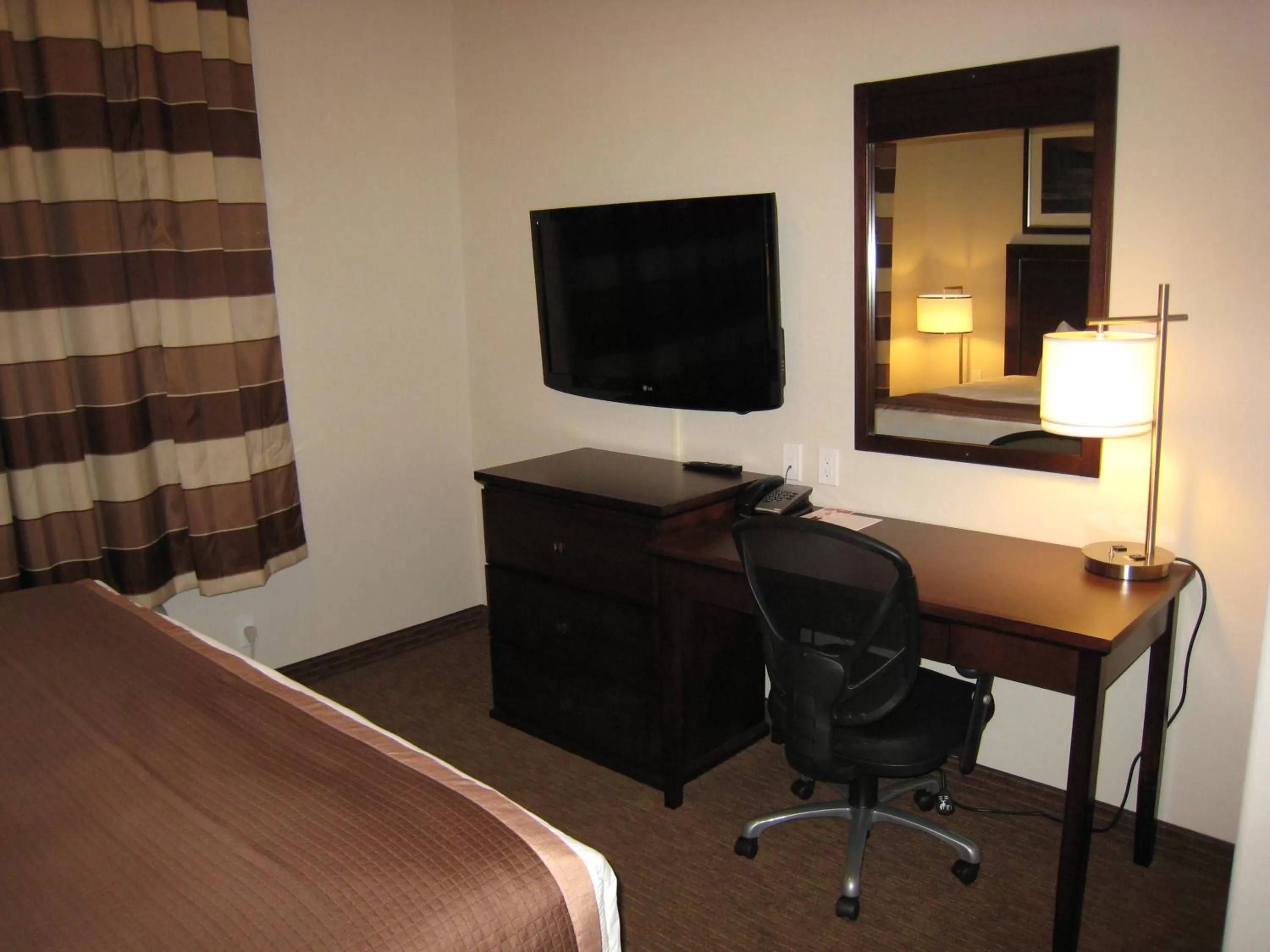 Bed in Ramada by Wyndham Creston