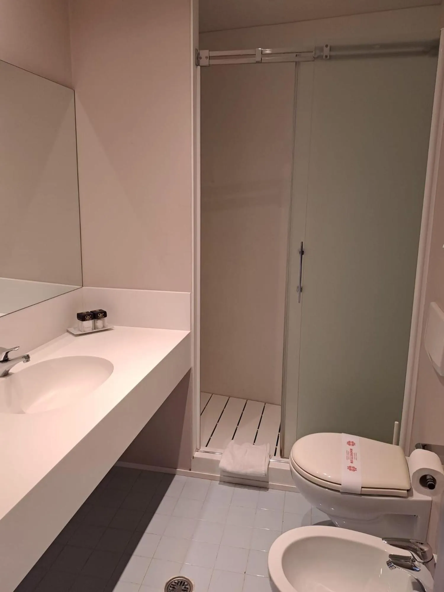 Bathroom in Hotel Internazionale