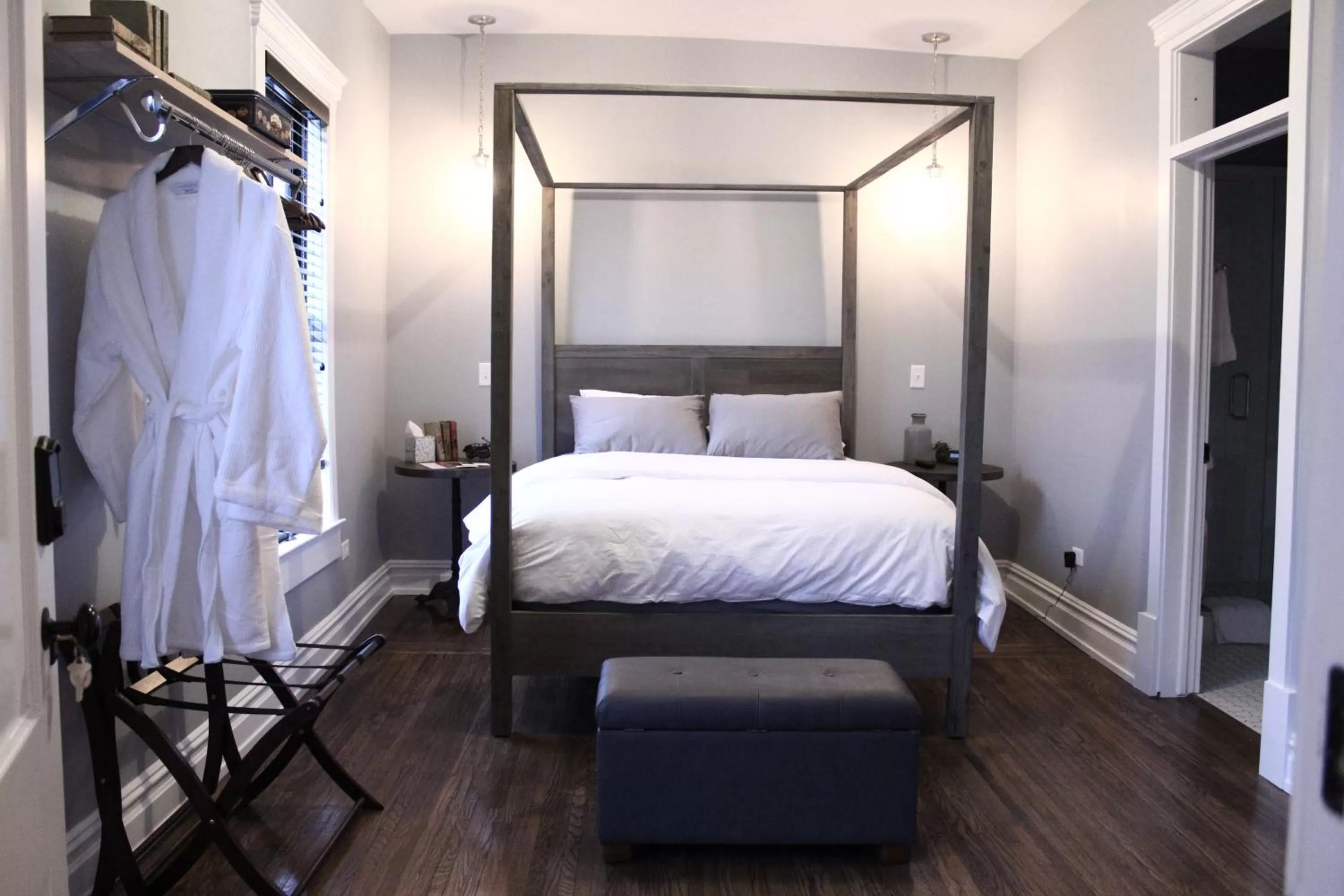 Bedroom, Bed in The Plainfield Inn