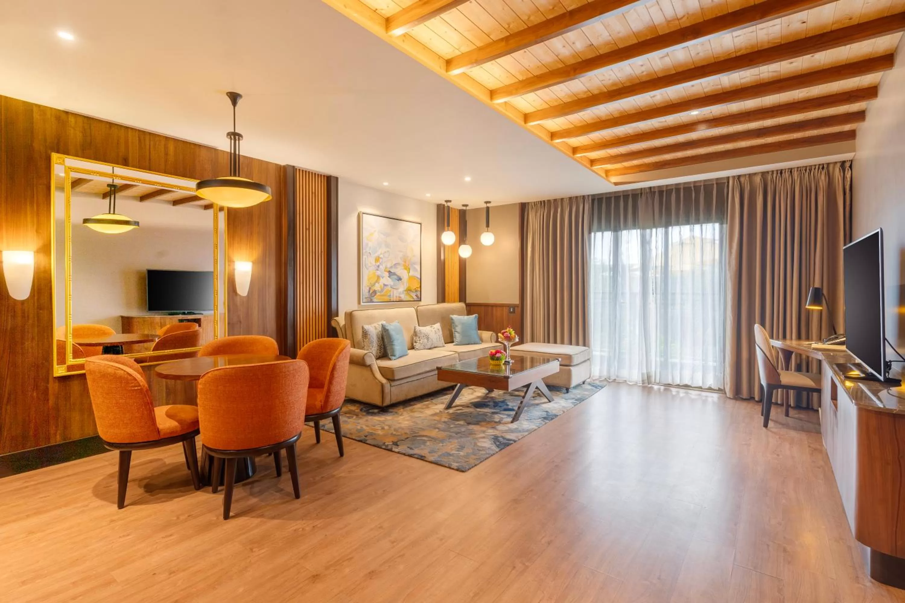 Living room in Radisson Blu Resort Dharamshala