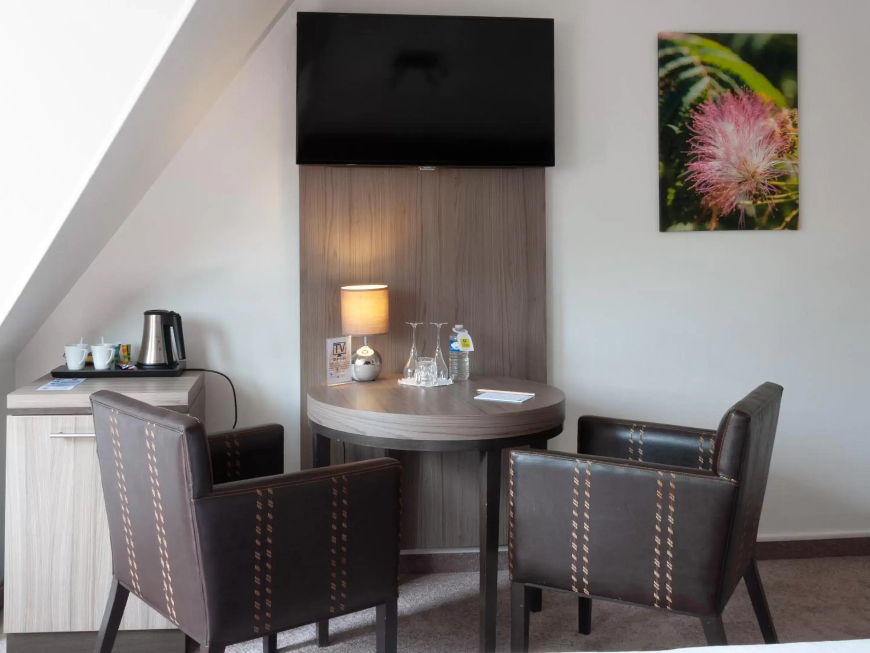 Standard Queen Room in Hotel Restaurant & Spa Verte Vallée Standard Queen Room in Hotel Restaurant & Spa Verte Vallée