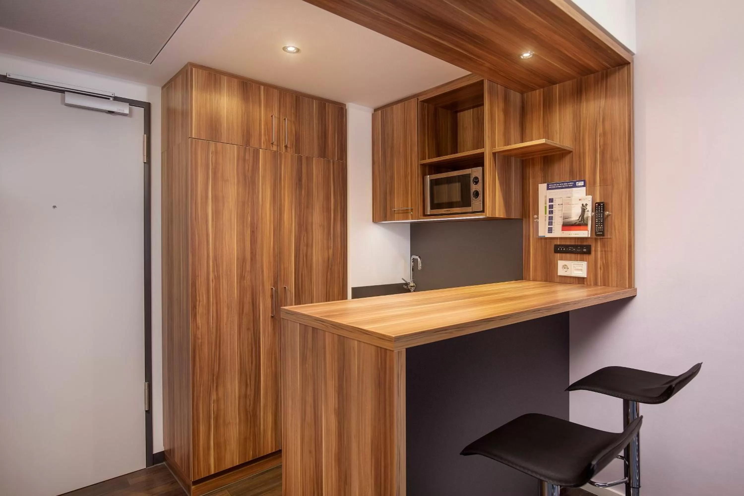 Photo of the whole room in Holiday Inn Express Bremen Airport by IHG