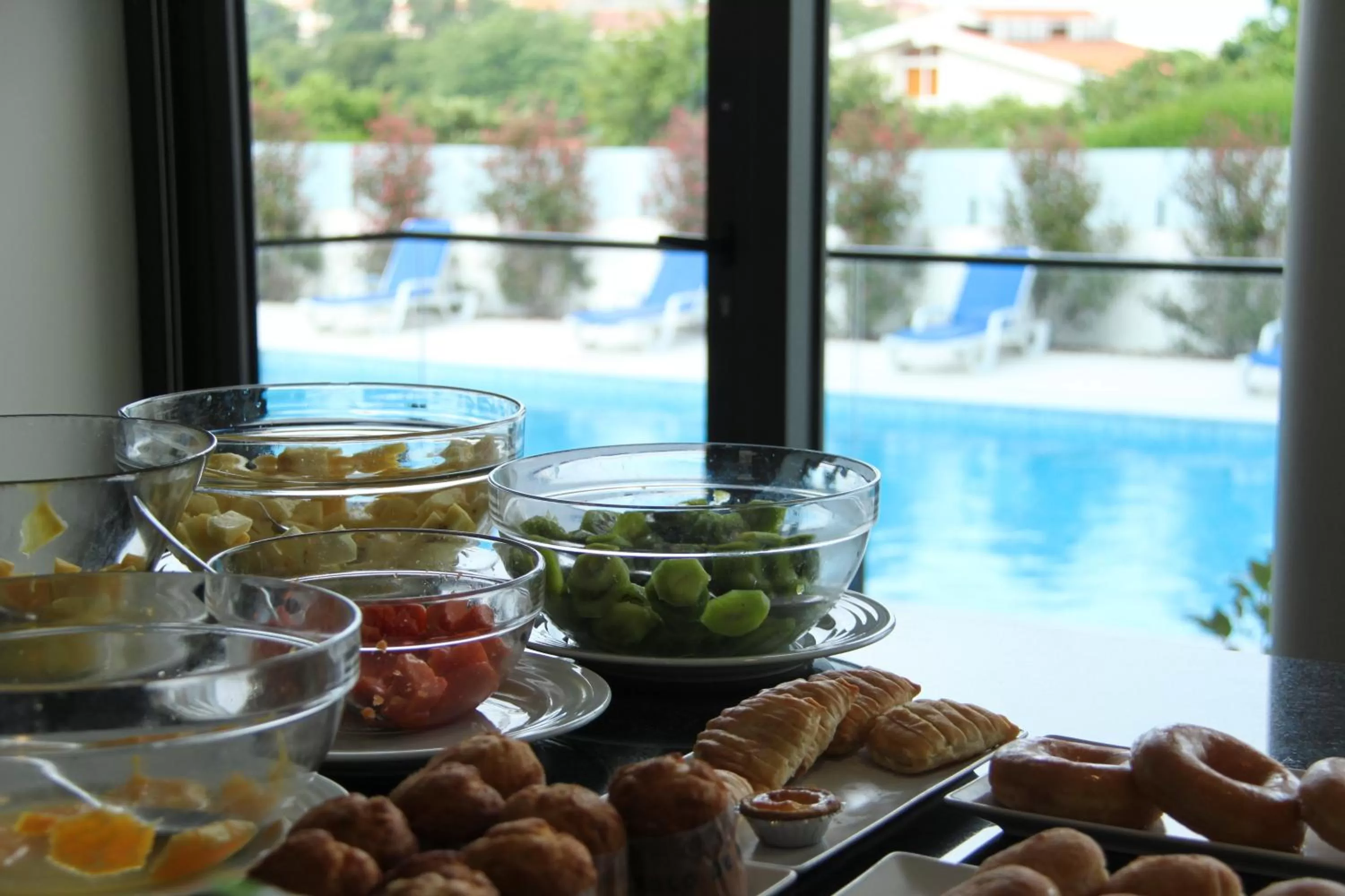 Buffet breakfast in Hotel Monte Lírio