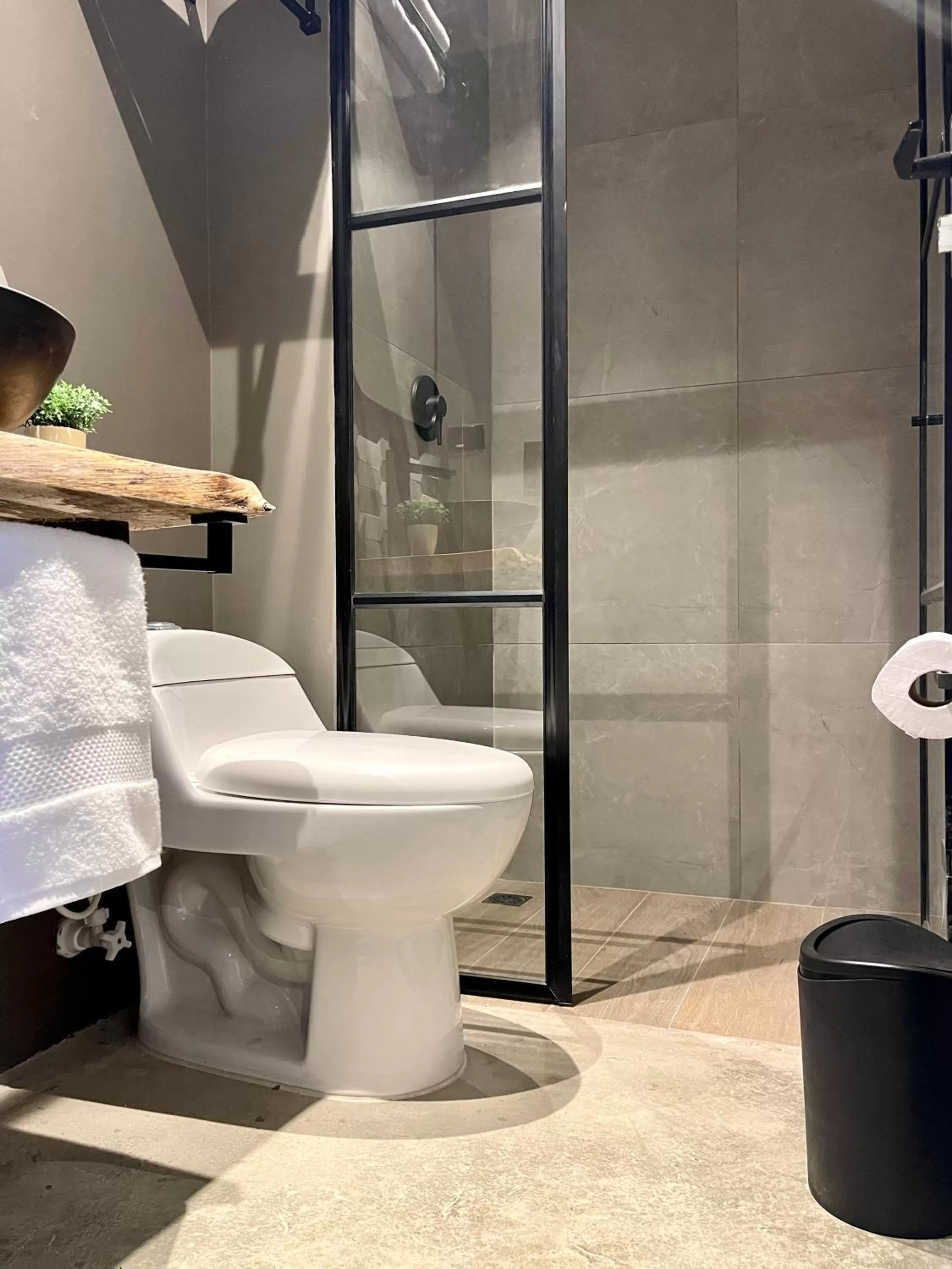 Shower in Beminimal Hotel