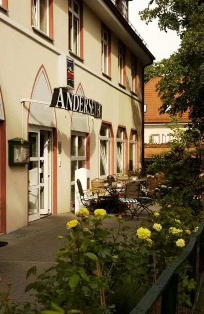 Facade/entrance in Andersen Hotel Birkenwerder