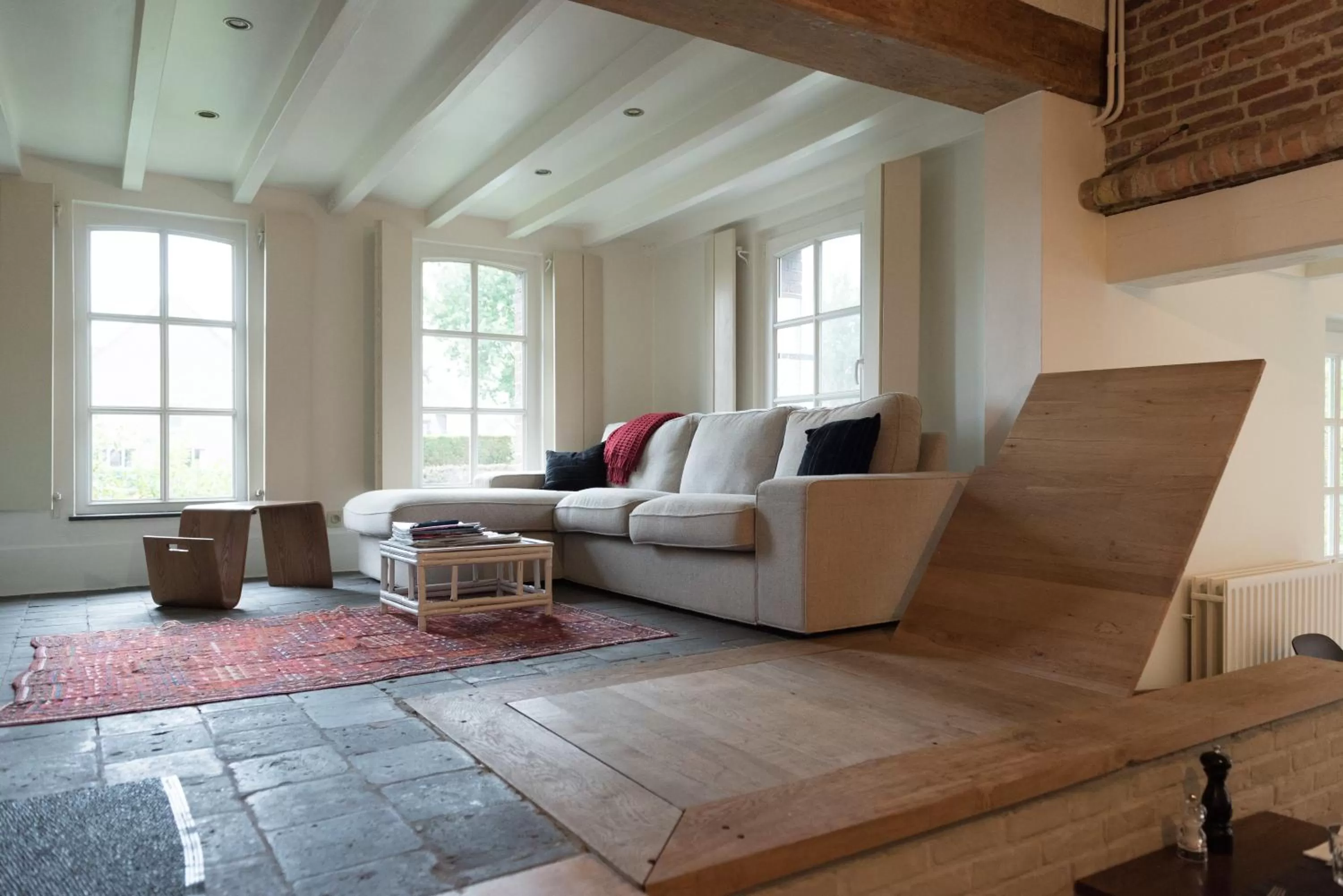 Entertainment in Enroute367