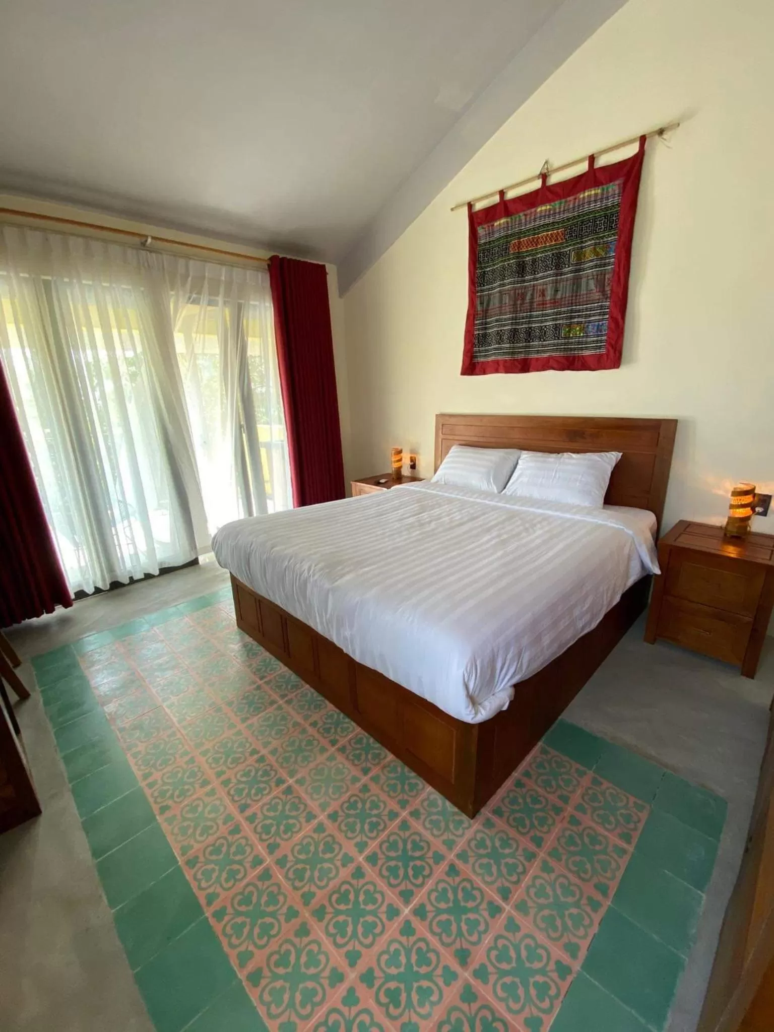 Bedroom, Bed in Pink Tulip Hoi An